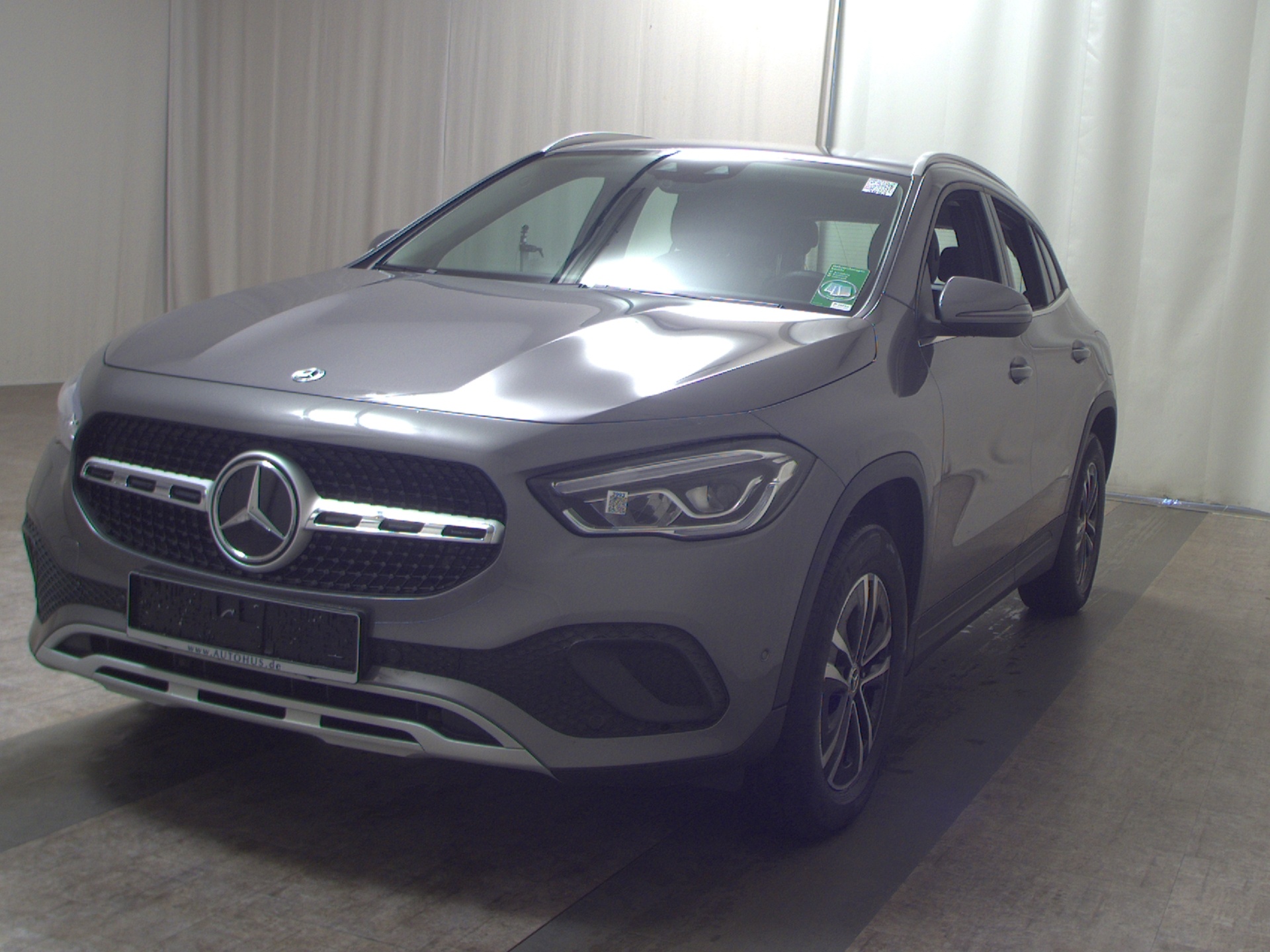 Mercedes-Benz GLA 180 d Style Navi LED MBUX RFK T-Leder 2