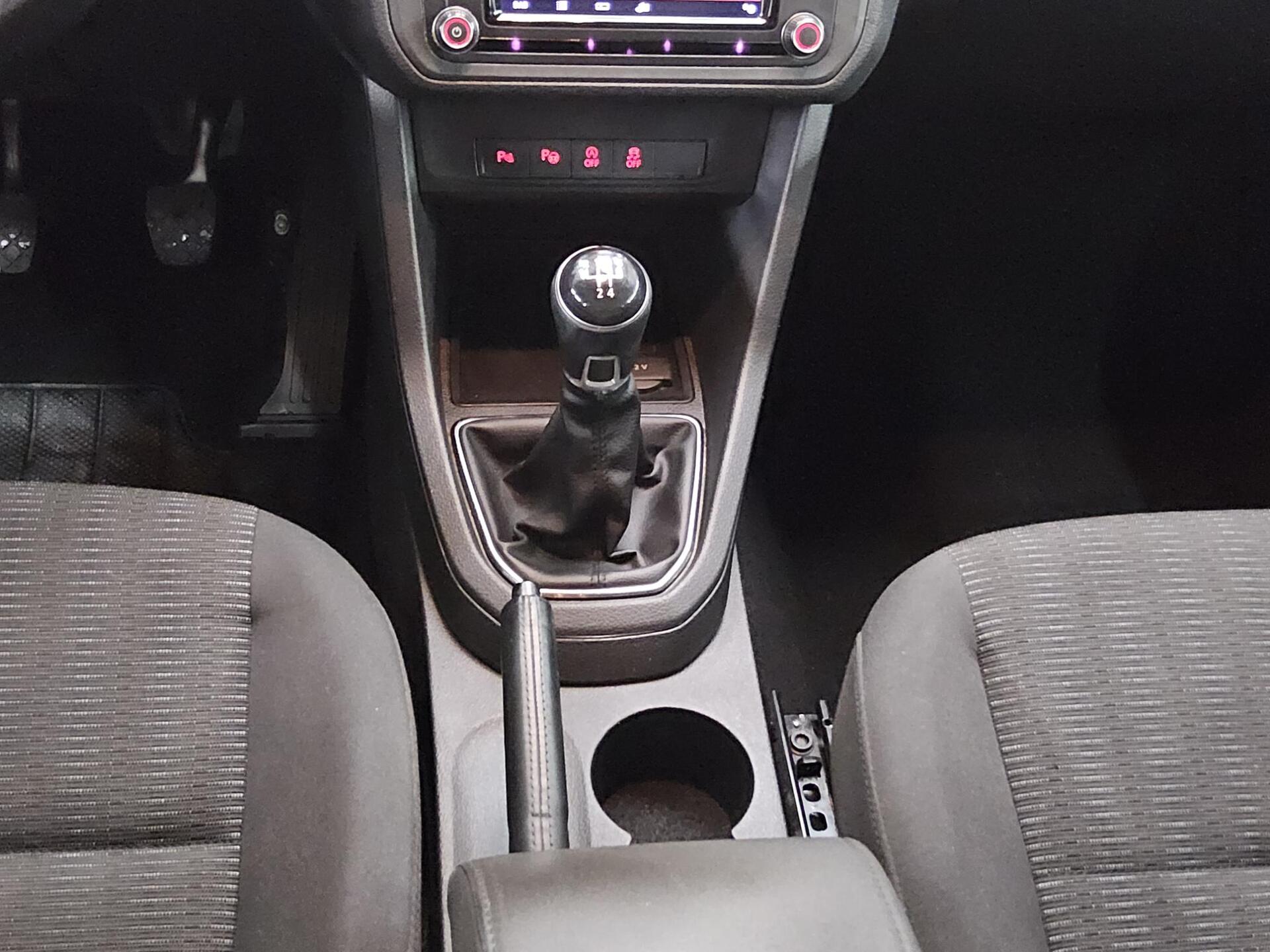 Volkswagen Caddy Maxi 2.0 TDI Comf. 5-Sitze Navi Shz ACC 6