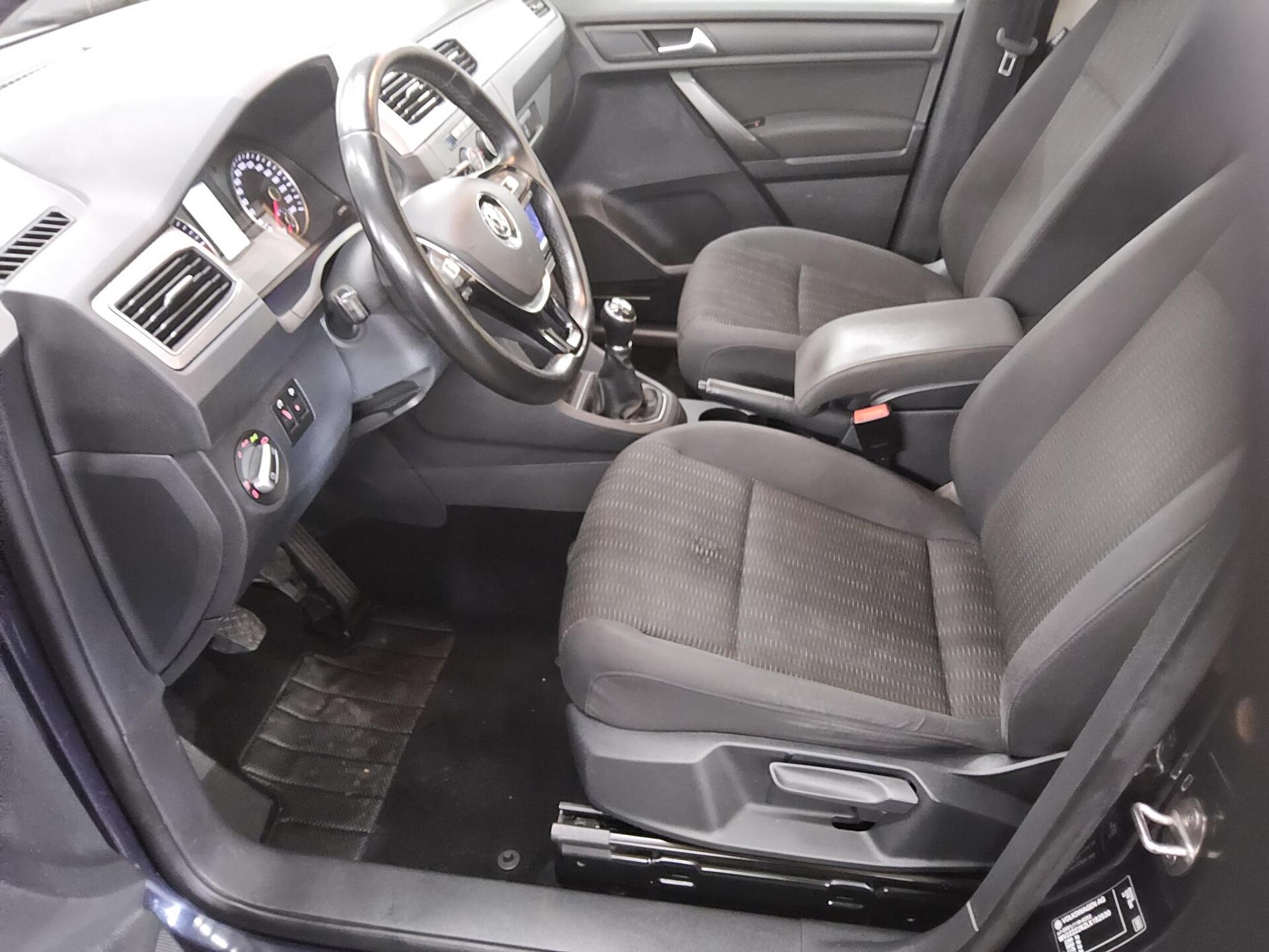 Volkswagen Caddy Maxi 2.0 TDI Comf. 5-Sitze Navi Shz ACC 8