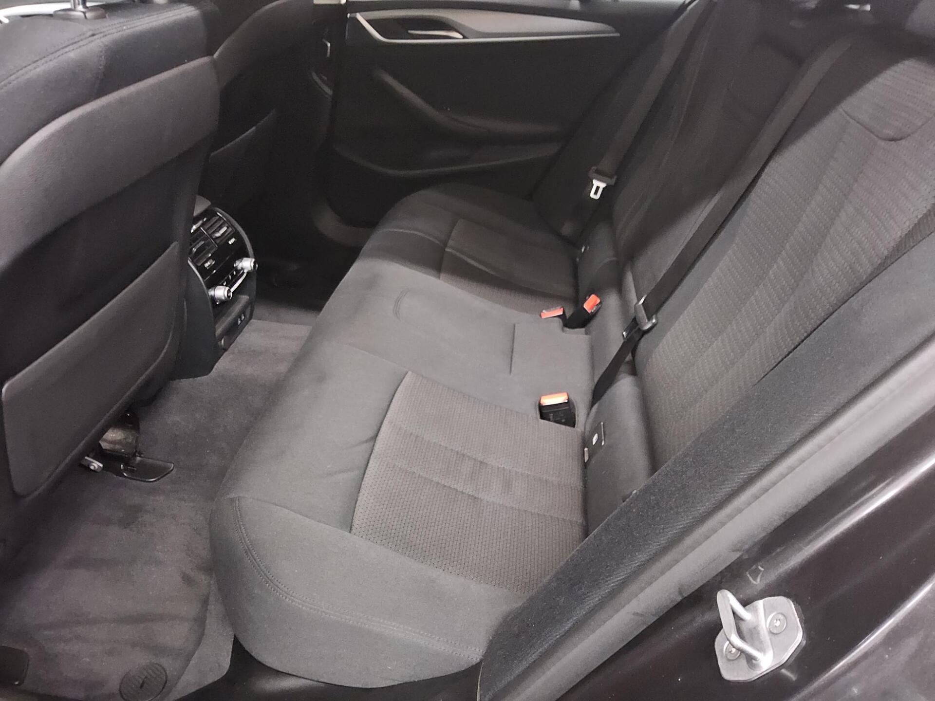 BMW 520dA Touring Navi LED PDC Shz 13