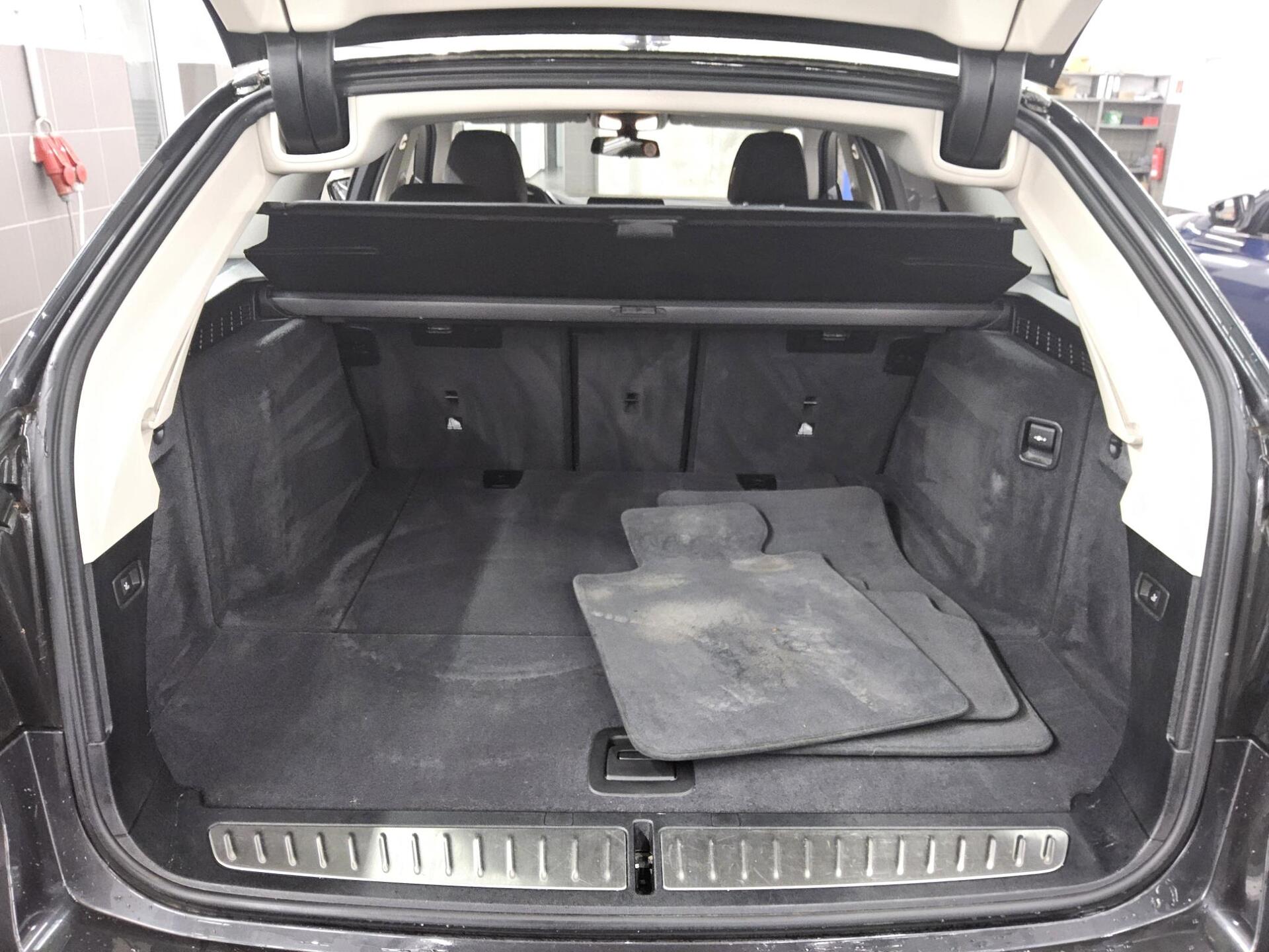 BMW 520dA Touring Navi LED PDC Shz 11