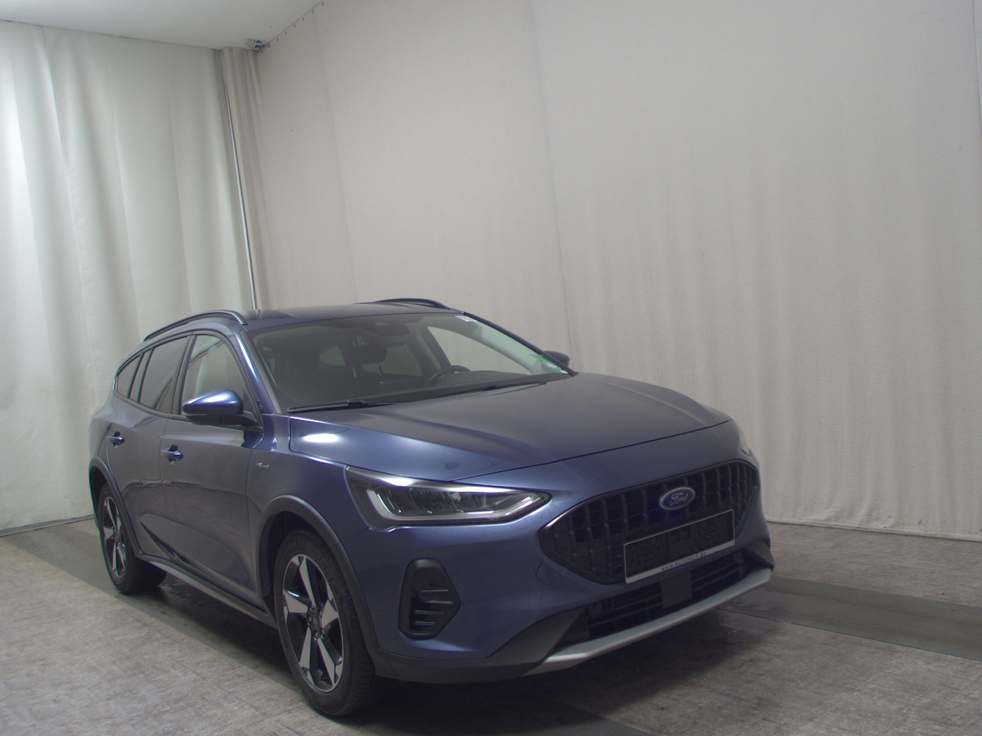 Ford Focus Turnier 1.0 EB Active Navi LED RFK Shz PDC 3