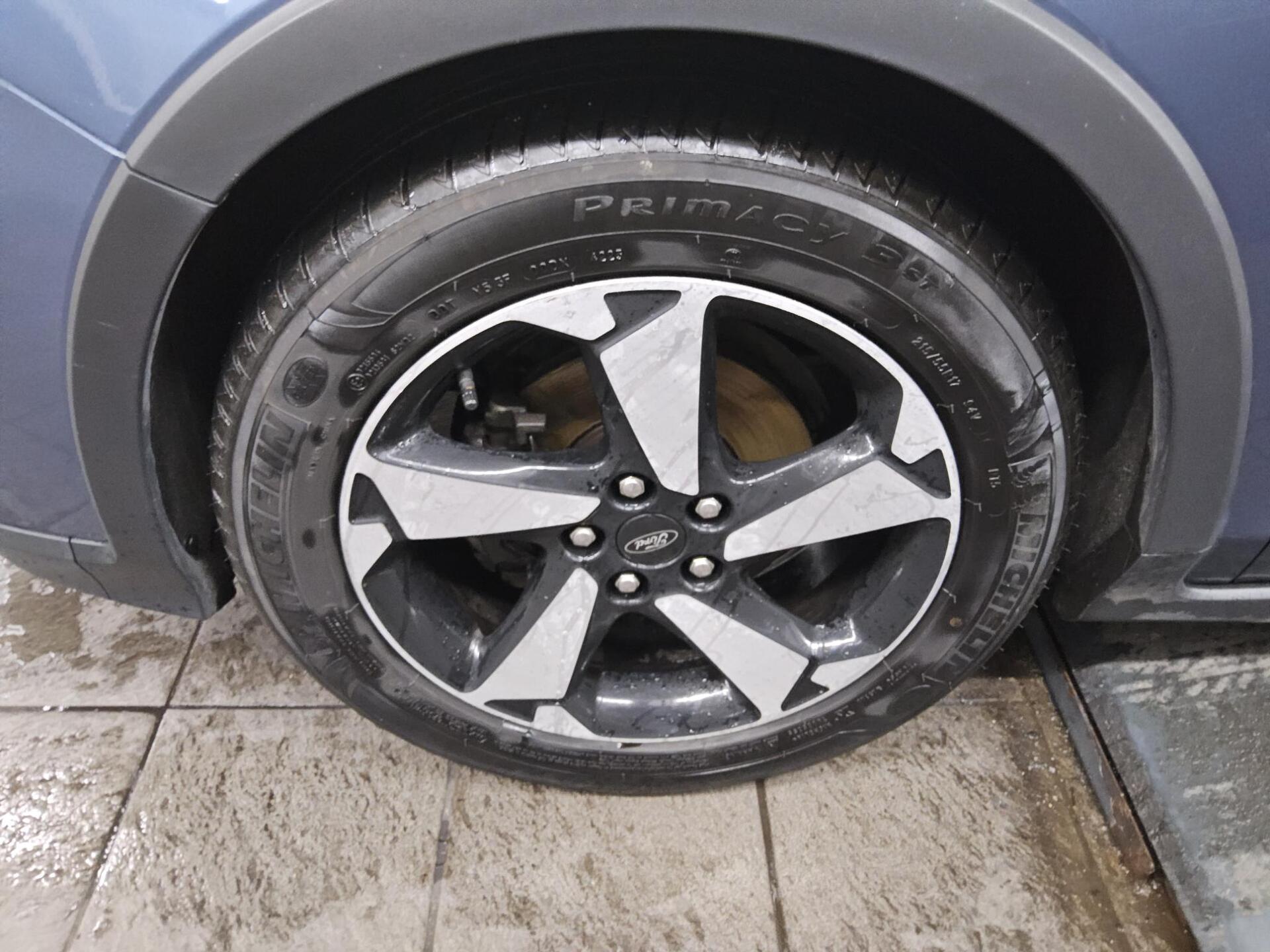 Ford Focus Turnier 1.0 EB Active Navi LED RFK Shz PDC 10