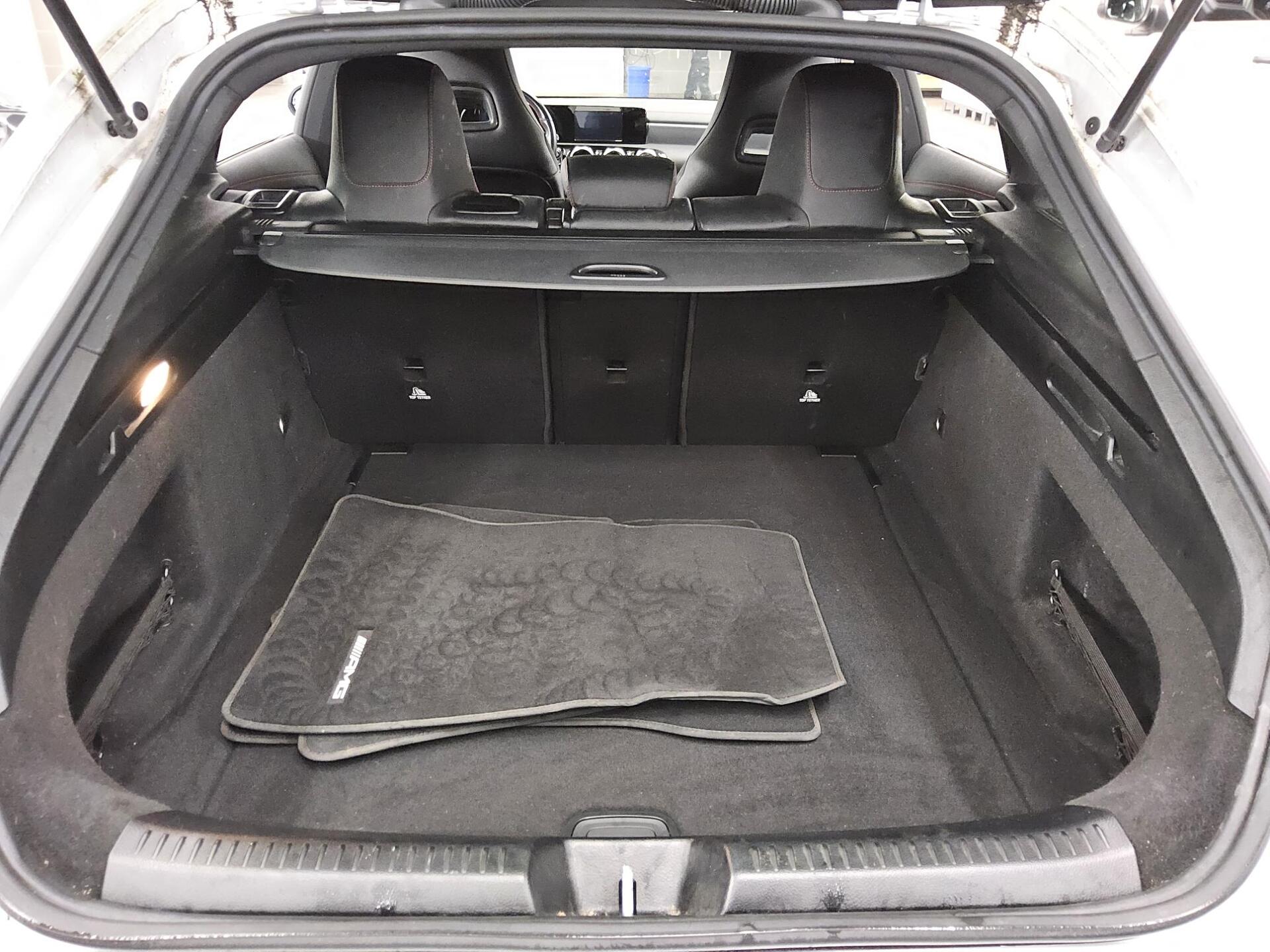 Mercedes-Benz CLA 250 Shooting Brake AMG-Line Night Navi LED 12