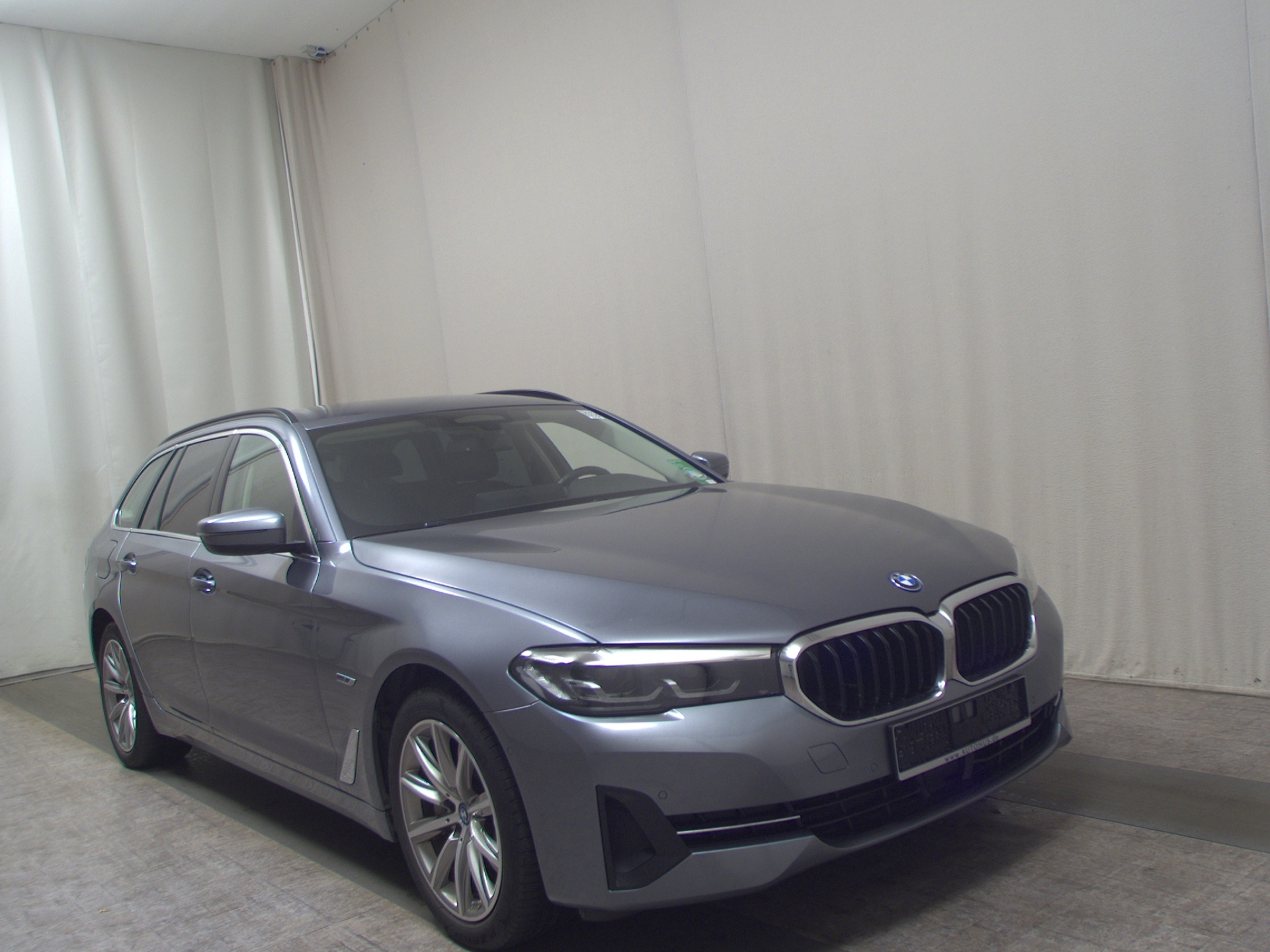 BMW 530e Touring Sport-Line Leder Navi LC Pro RFK 3