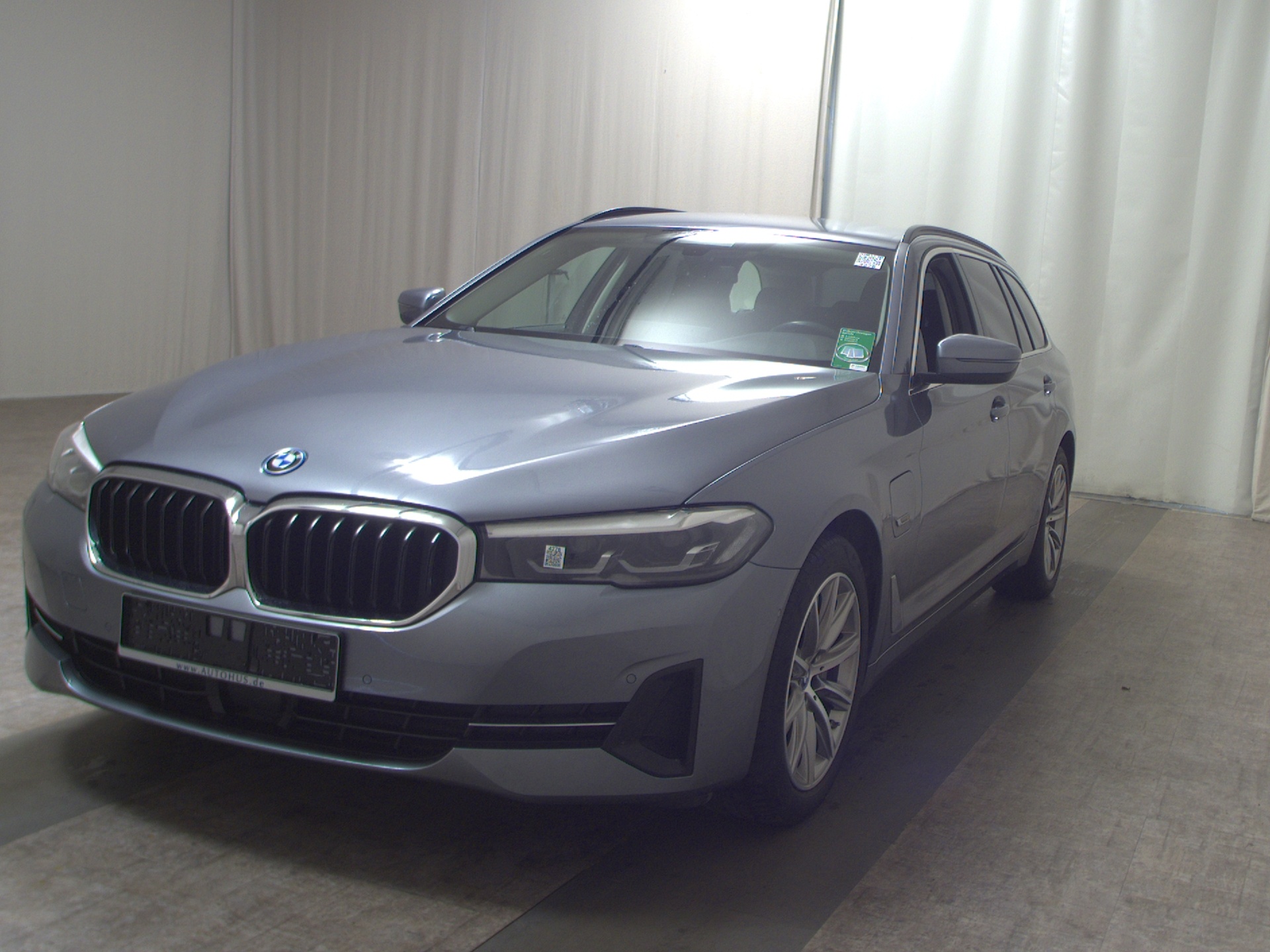 BMW 530e Touring Sport-Line Leder Navi LC Pro RFK 2
