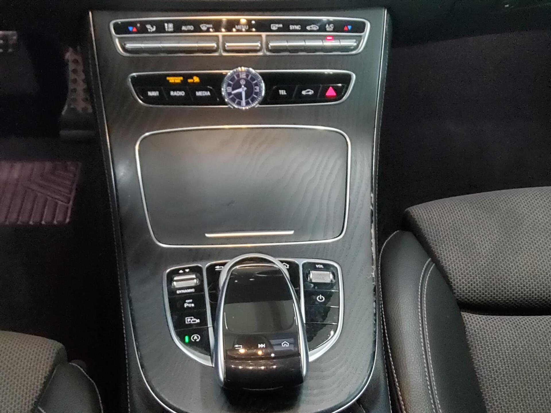 Mercedes-Benz E 300 d Avantgarde Navi LED Widescreen AHK RFK 6