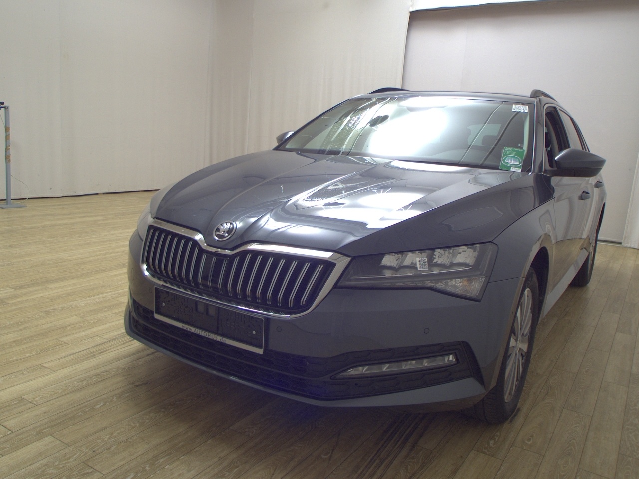 Skoda Superb Kombi 2.0 TDI Ambition Navi LED vc Pano 2
