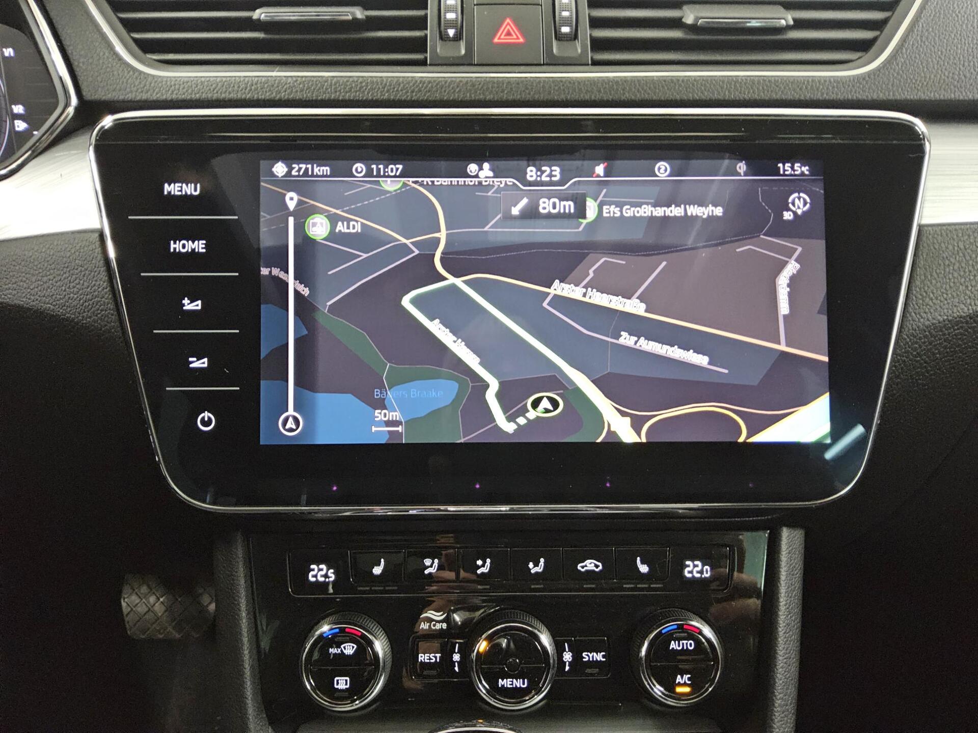 Skoda Superb Kombi 2.0 TDI Ambition Navi LED vc Pano 7