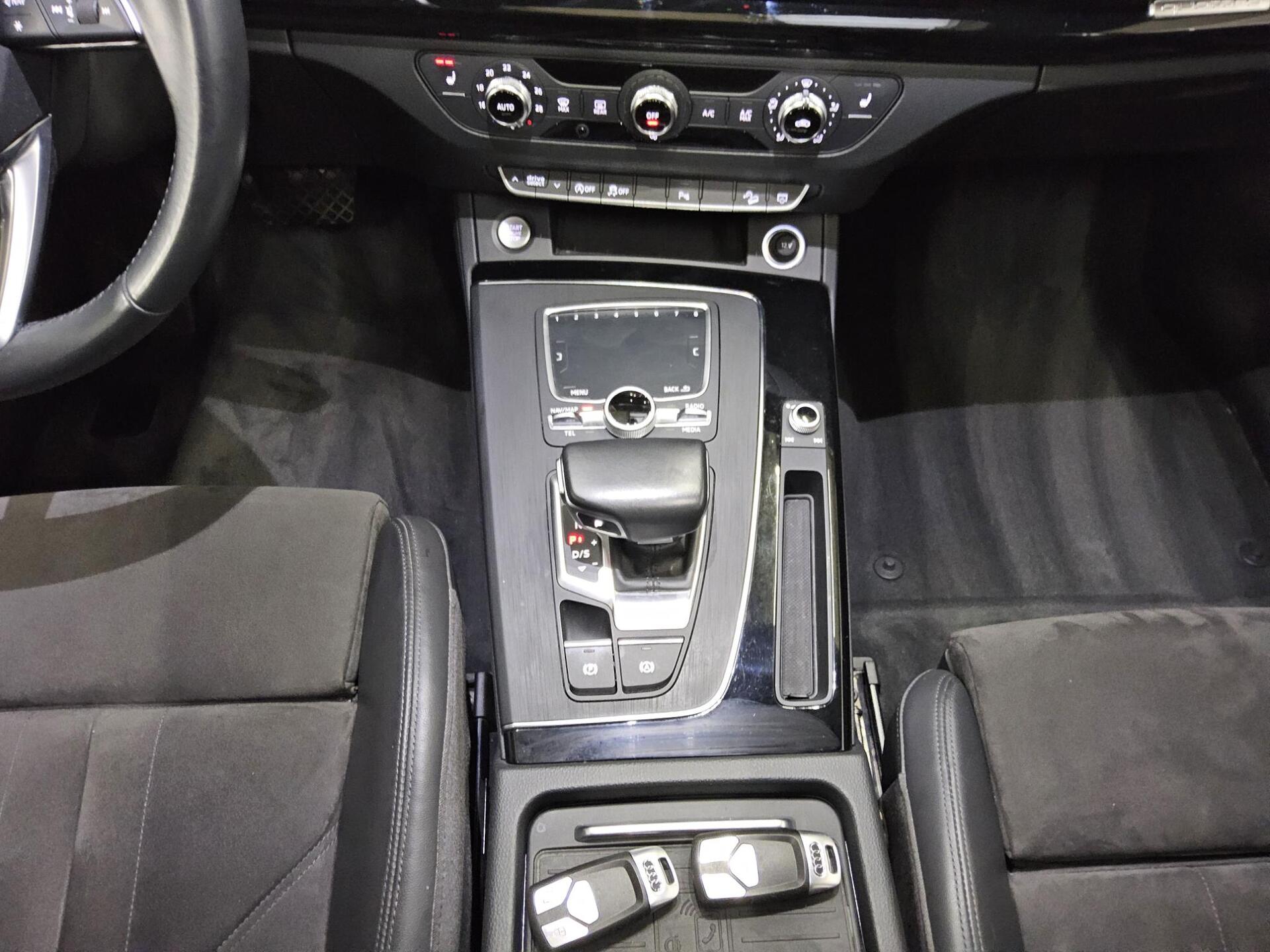 Audi Q5 45 TDI Qu. sport Navi Matrix virtual Pano ACC 6