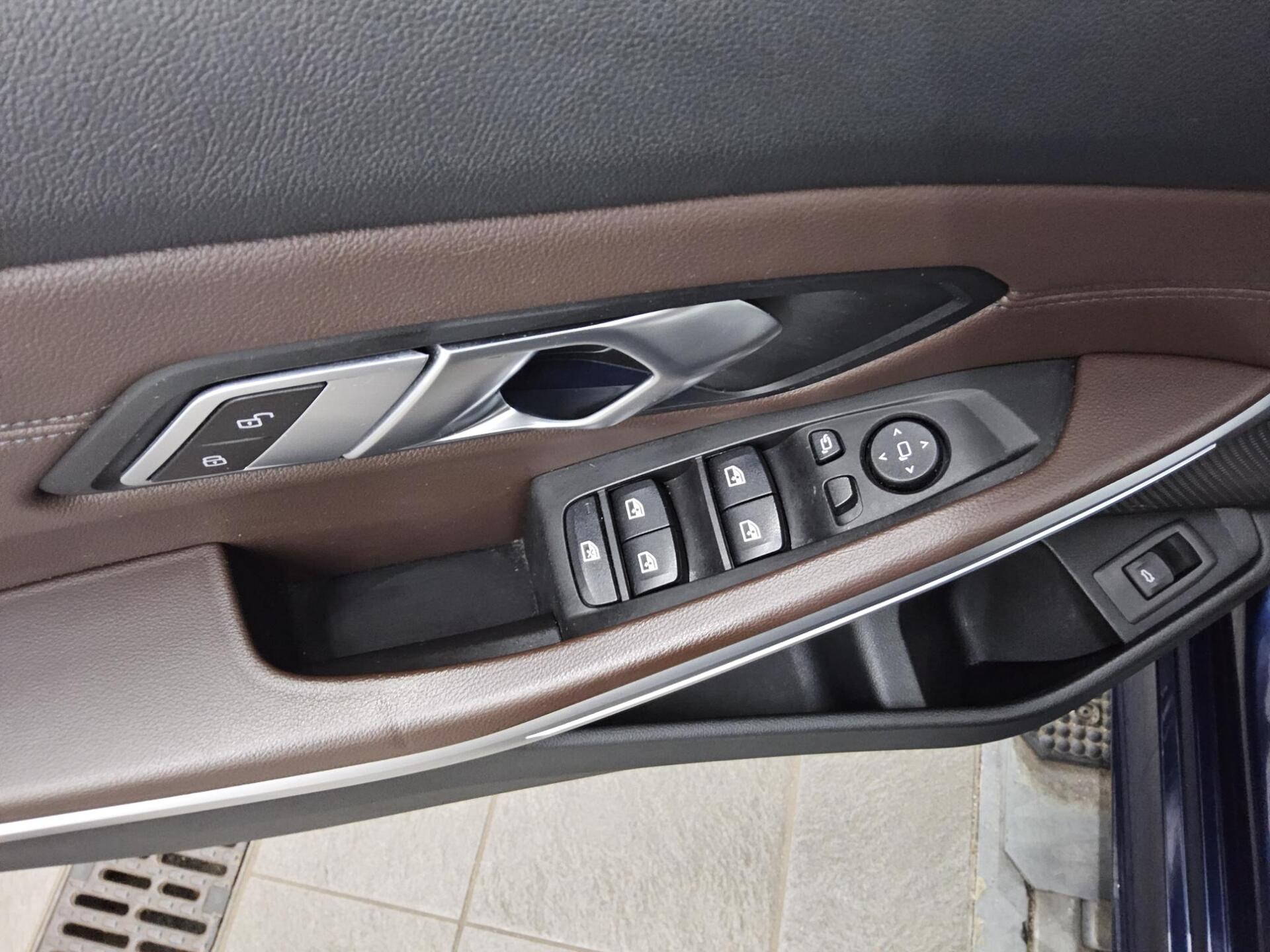 BMW 320dA Touring M-Sport LCI Leder Navi HuD Curved 10