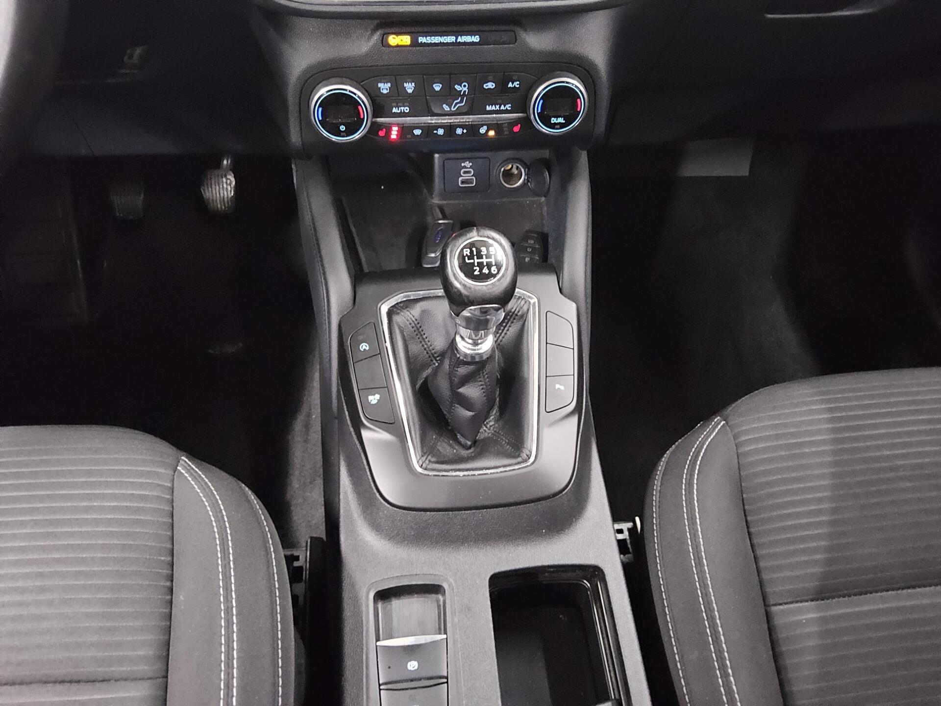 Ford Kuga 2.0 EB Titanium Navi Pano LED AHK 6