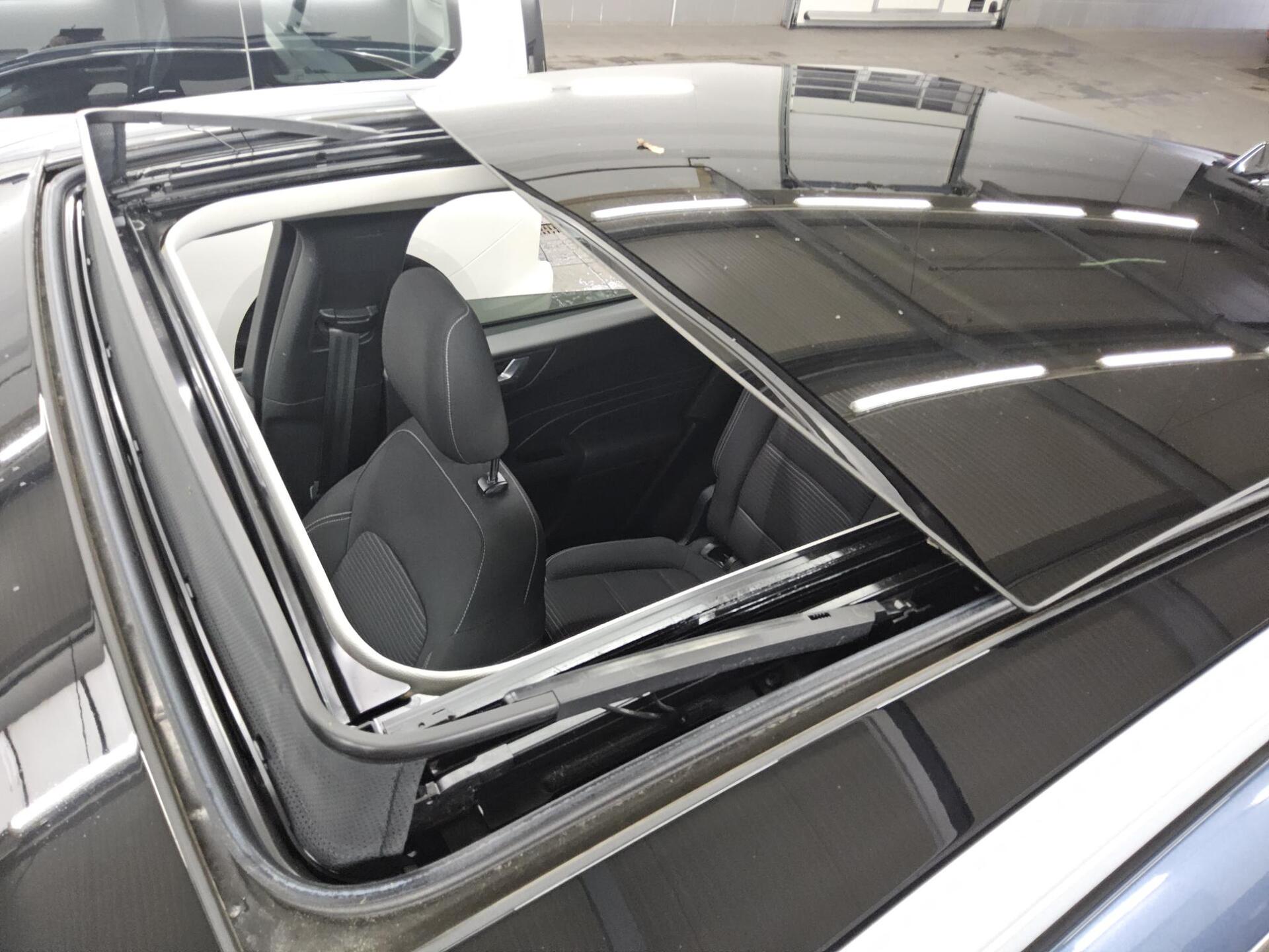 Ford Kuga 2.0 EB Titanium Navi Pano LED AHK 13