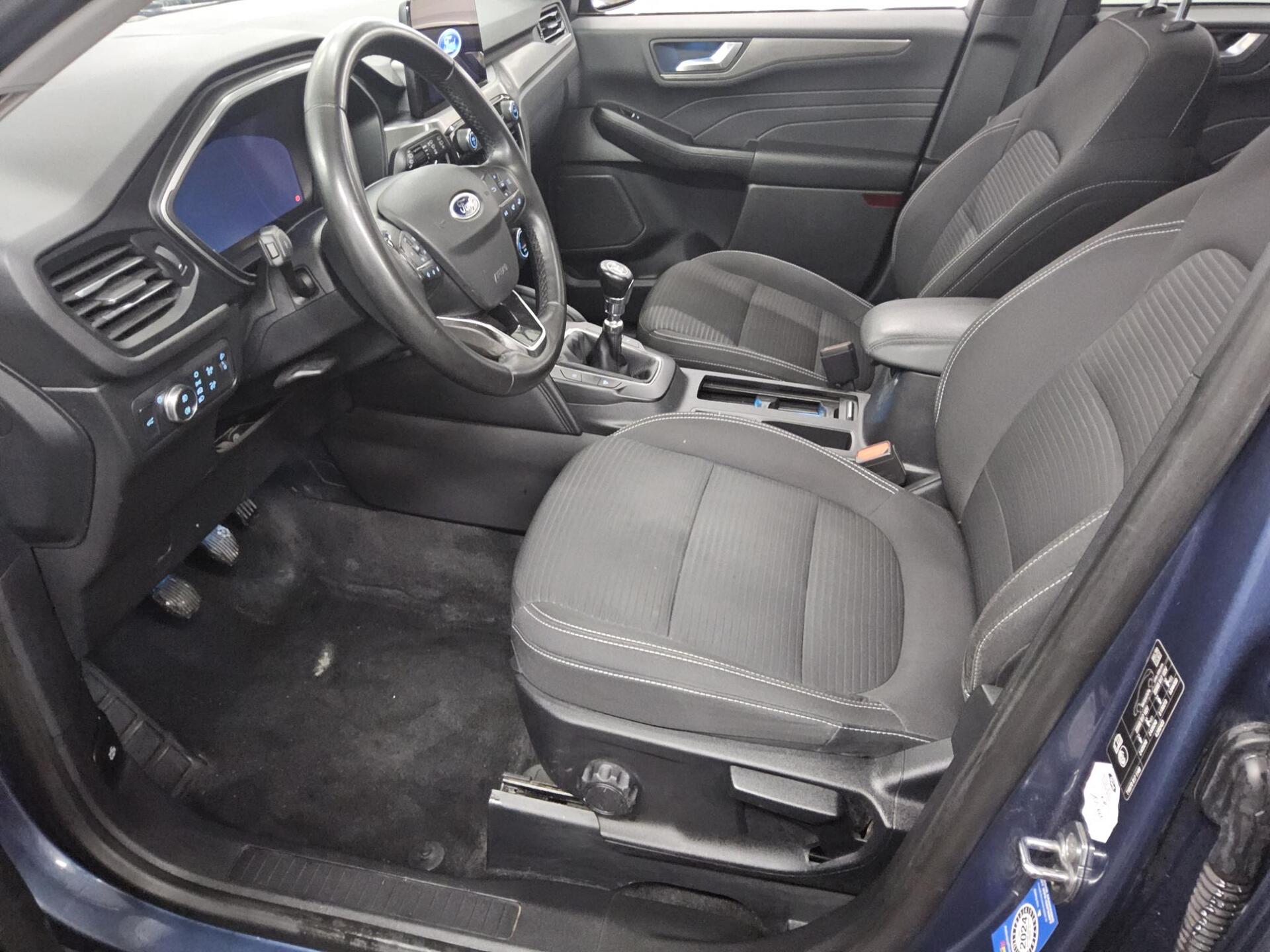 Ford Kuga 2.0 EB Titanium Navi Pano LED AHK 9