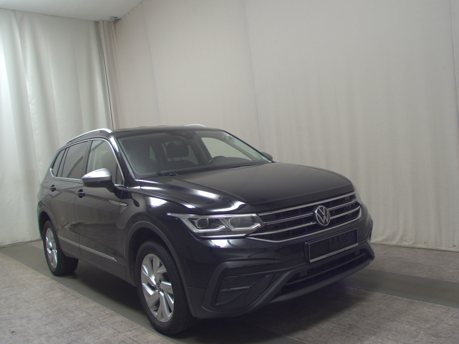 Volkswagen Tiguan Allspace 2.0 TDI 4M Life Navi Matrix AID 3