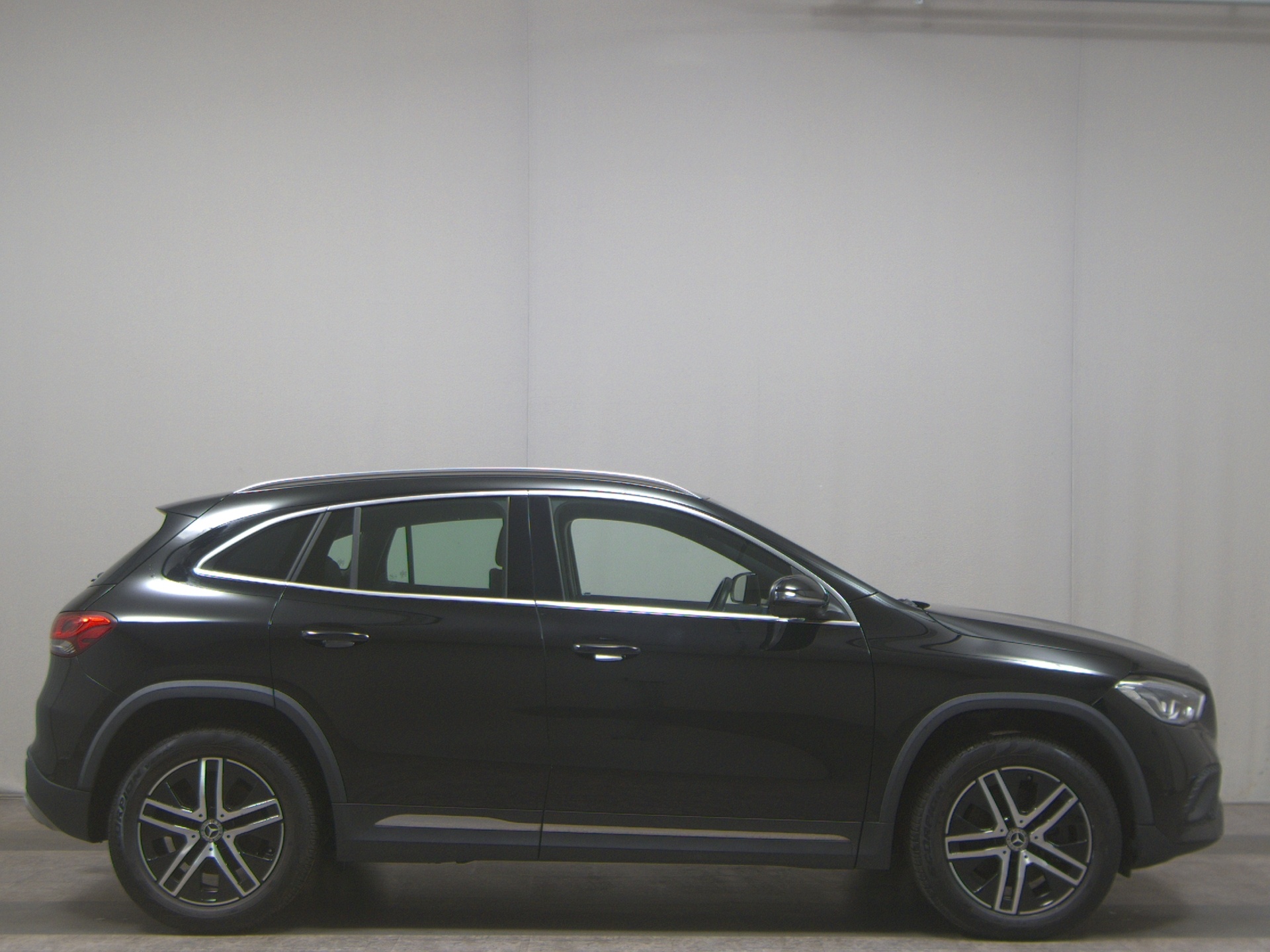 Mercedes-Benz GLA 220 d Progressive T-Leder Navi LED AHK RfK