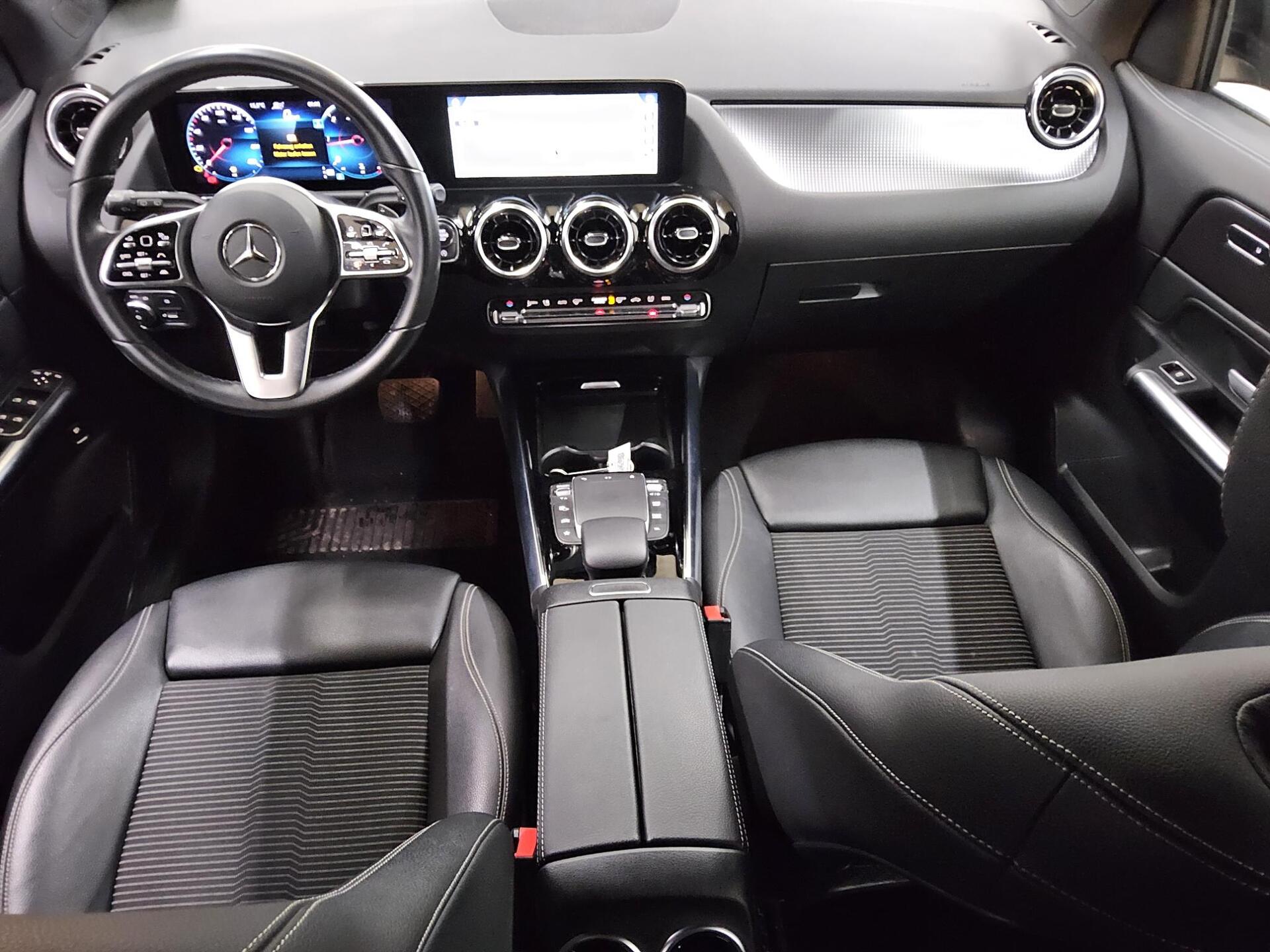 Mercedes-Benz GLA 220 d Progressive T-Leder Navi LED AHK RfK 5