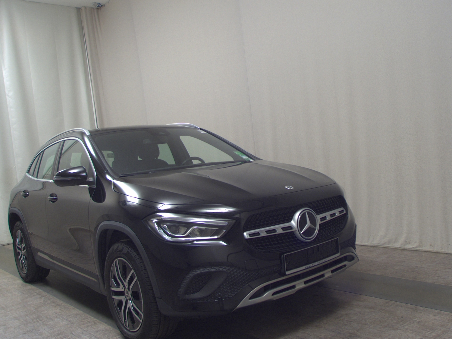 Mercedes-Benz GLA 220 d Progressive T-Leder Navi LED AHK RfK 3