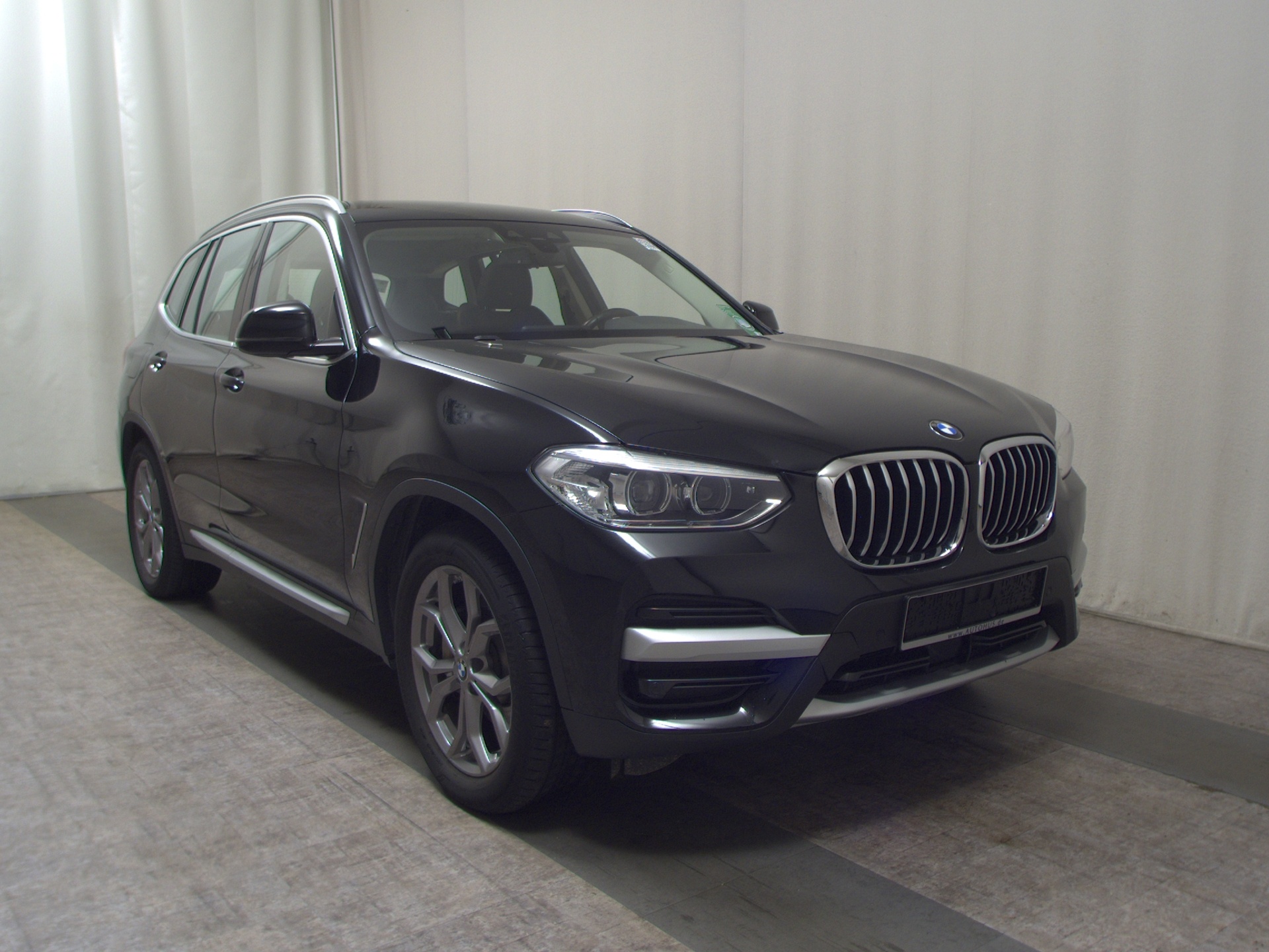 BMW X3 xDrive30i X-Line Navi LED LC+ AHK StandHzg 3