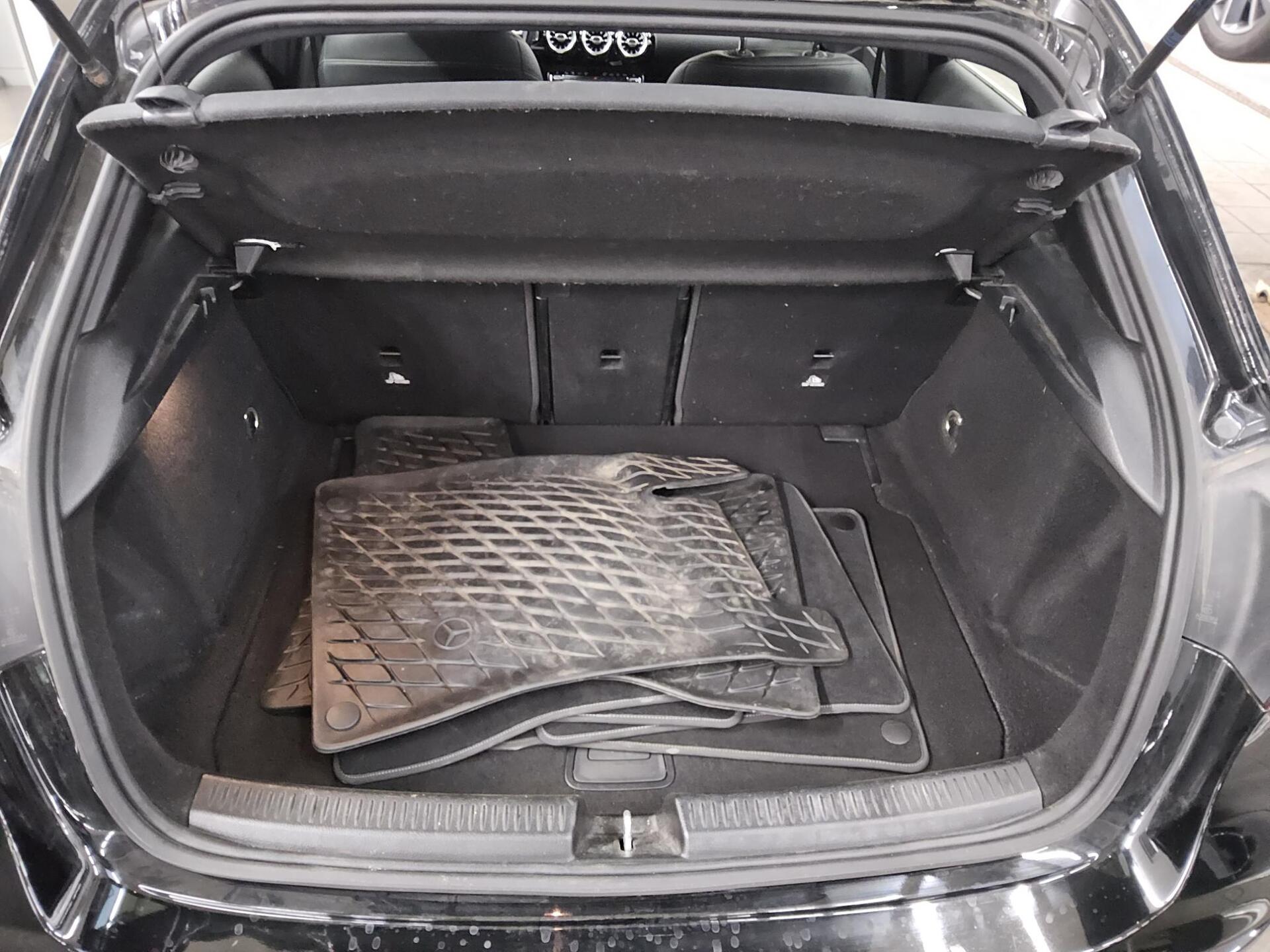 Mercedes-Benz A 220 d Progressive Navi LED AHK RFK Sound 12