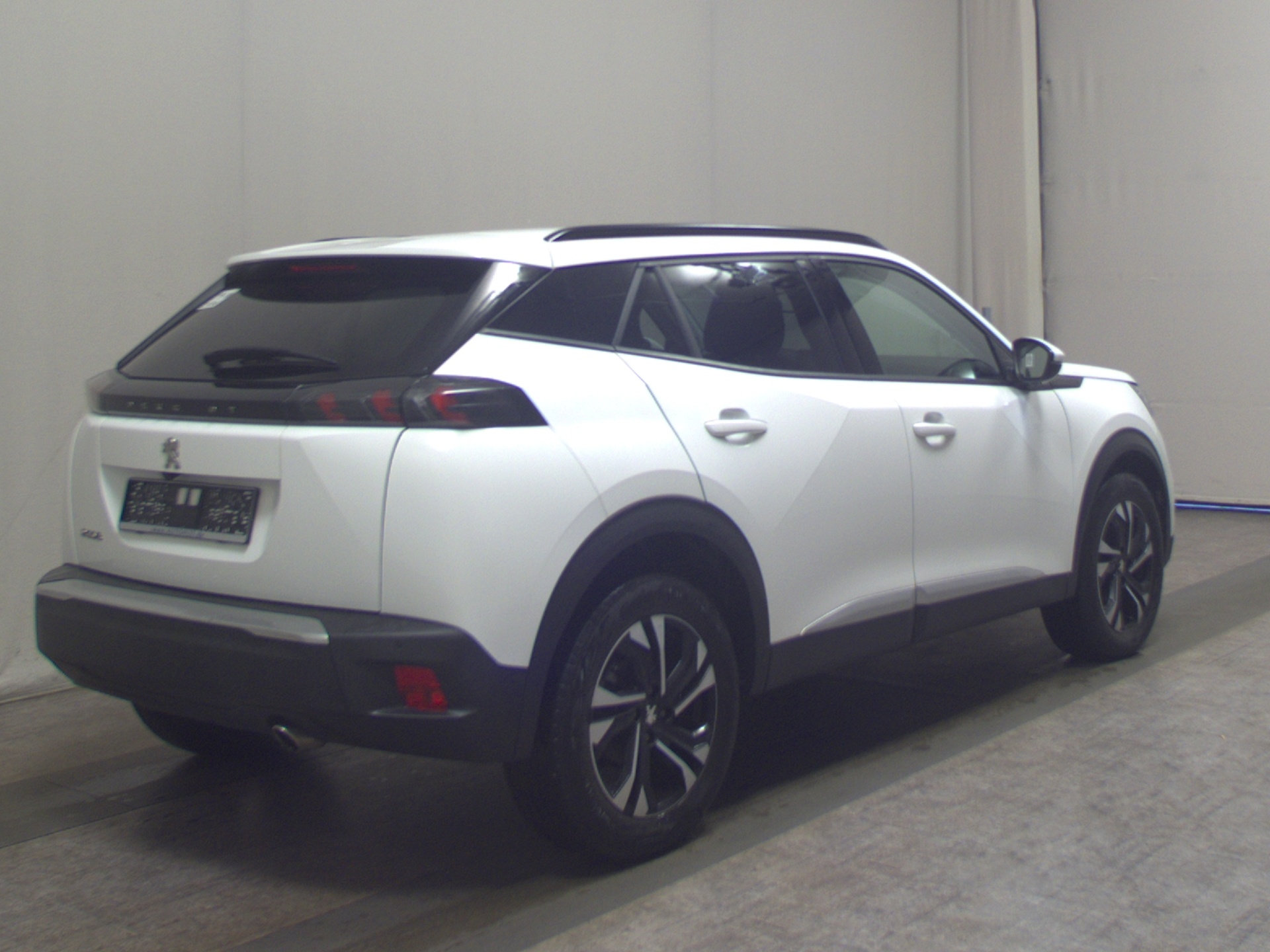 Peugeot 2008 1.5 BlueHDi 130 Allure 2-Sitzer LED ACC Shz 4