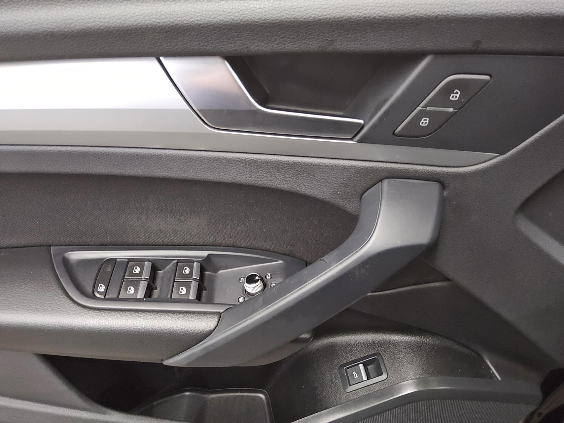 Audi Q5 40 TDI advanced Navi LED vc RFK Optik Schwarz 10