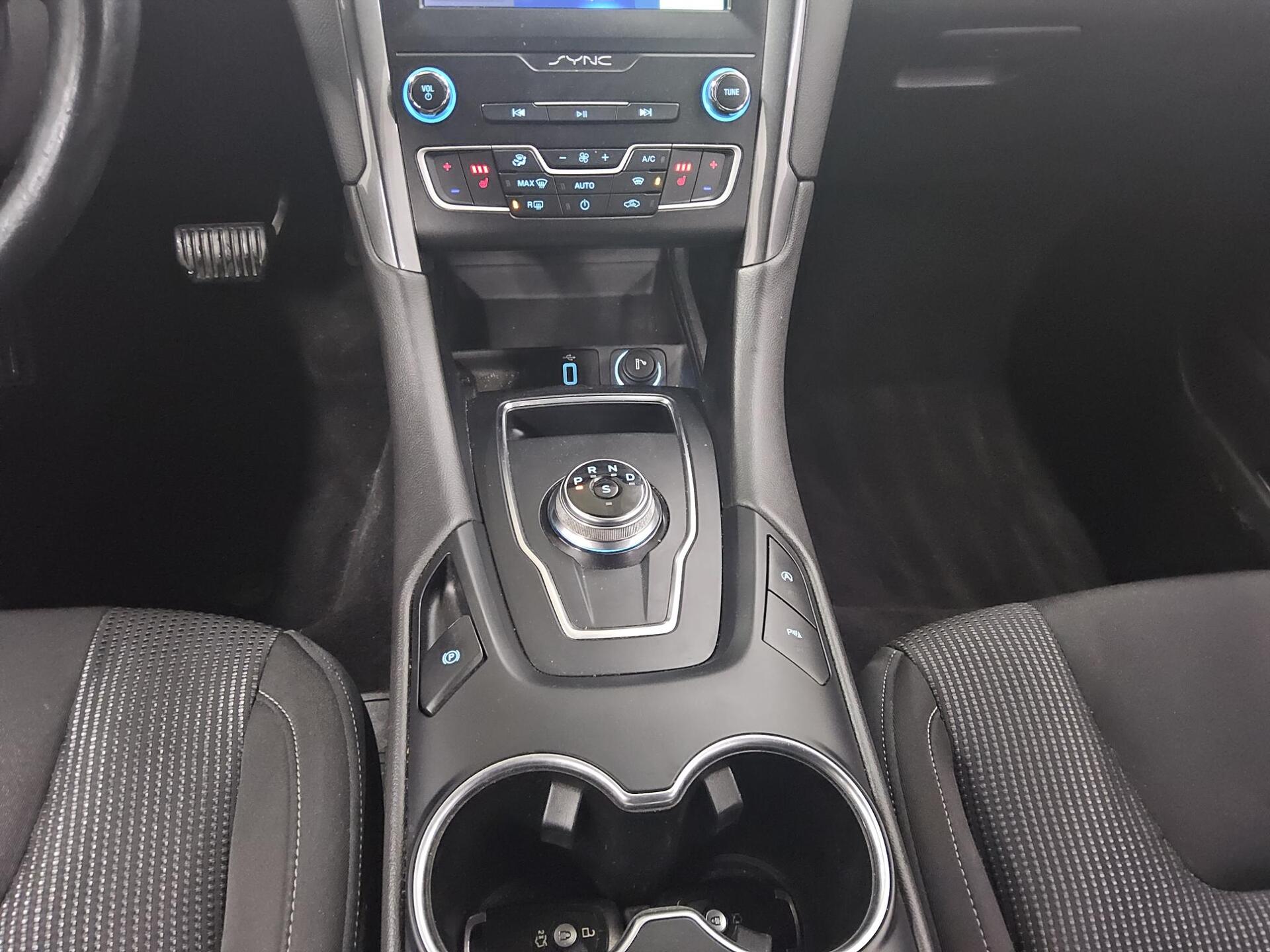 Ford Mondeo Turnier 2.0 EB Titanium Navi LED RFK SHZ 6