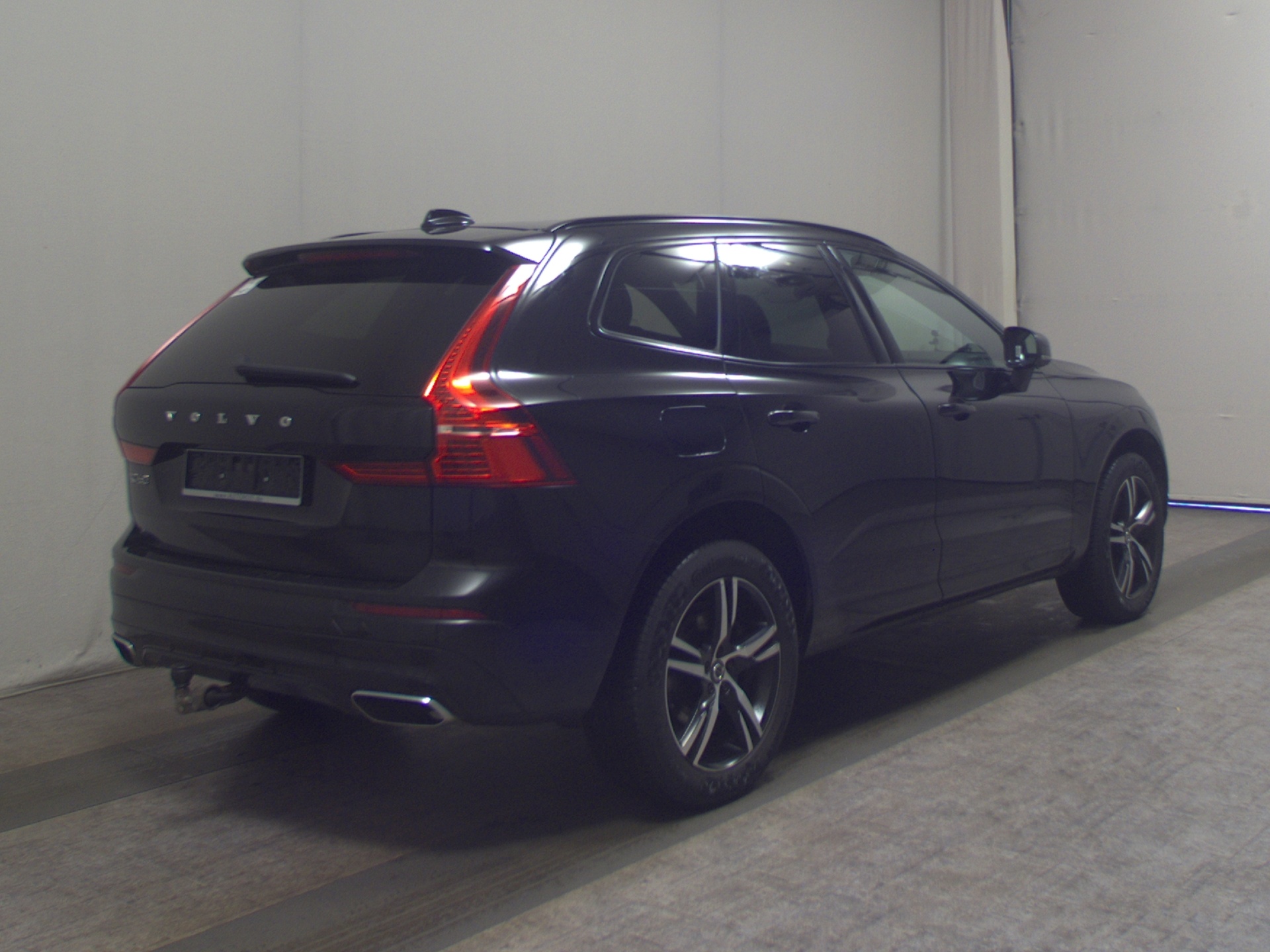 Volvo XC60 T8 AWD Hybrid R-Design Navi LED Pano Leder 4