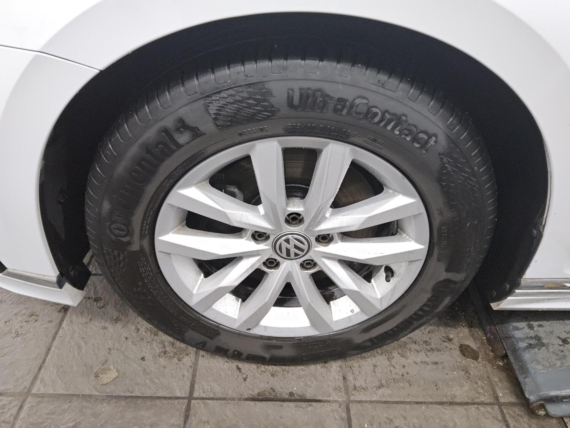 Volkswagen Passat Var. 2.0 TDI Business R-Line Navi LED PDC 10