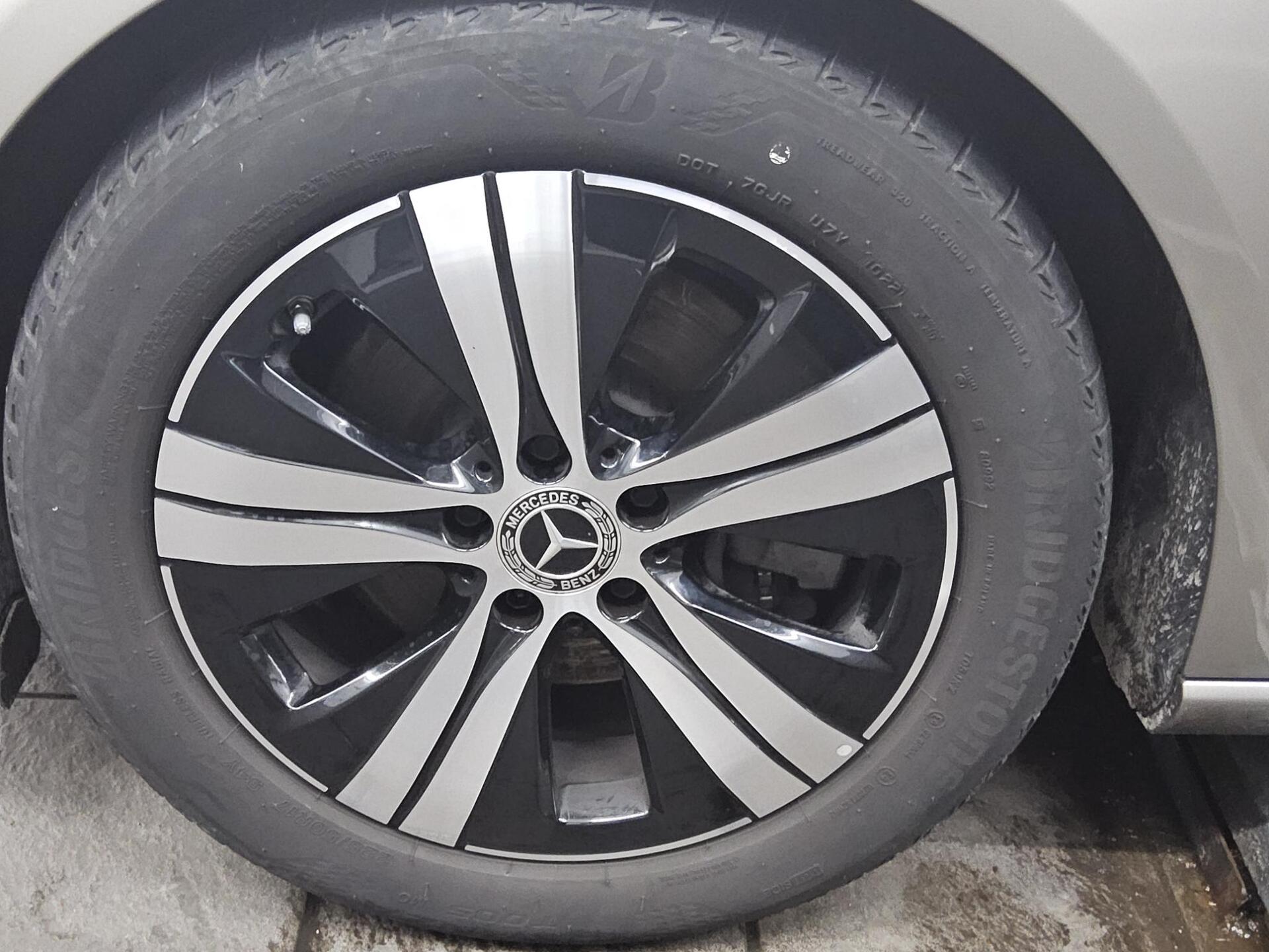 Mercedes-Benz C 220 T d Avantgarde Navi LED Panorama Kamera 11