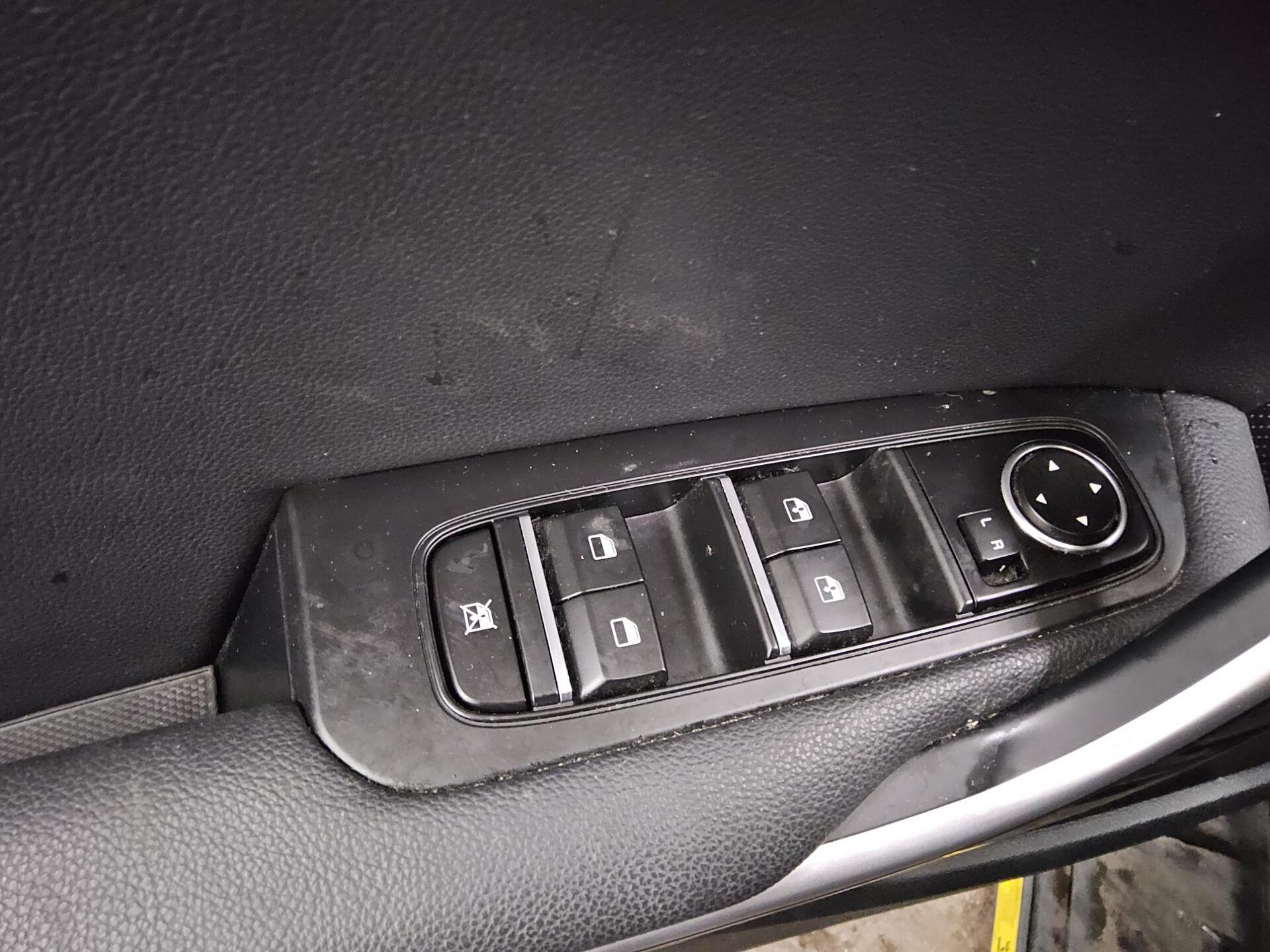 Kia cee'd Vision Navi RFK ACC BT Shz PDC 9