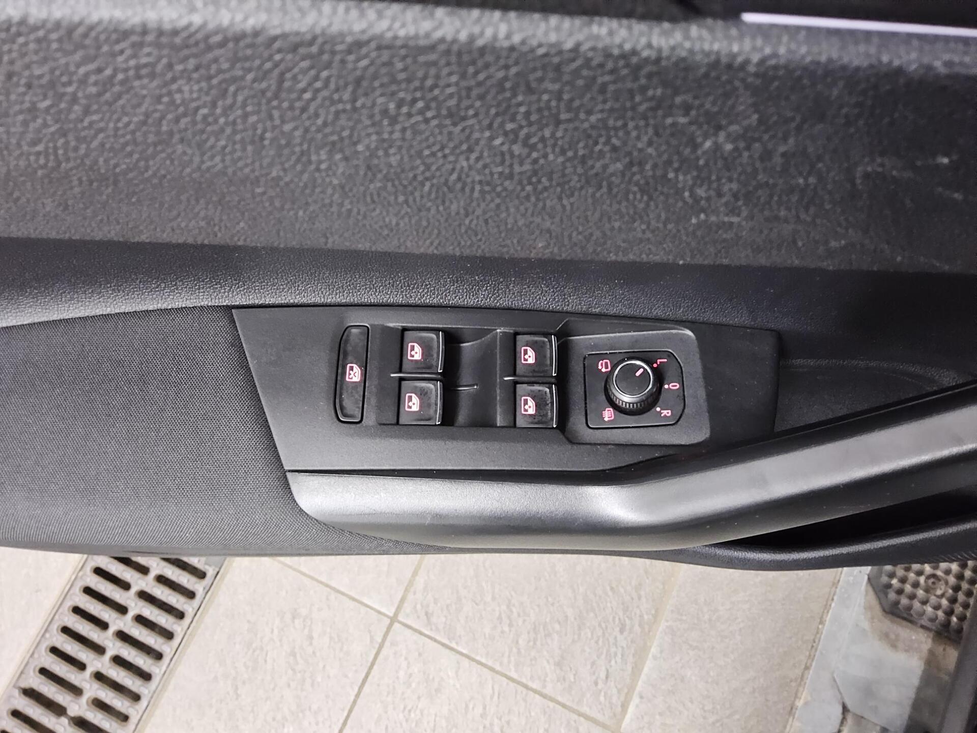 Volkswagen Polo 2.0 TSI GTI Navi LED DC-Pro RFK ACC PDC Shz 10