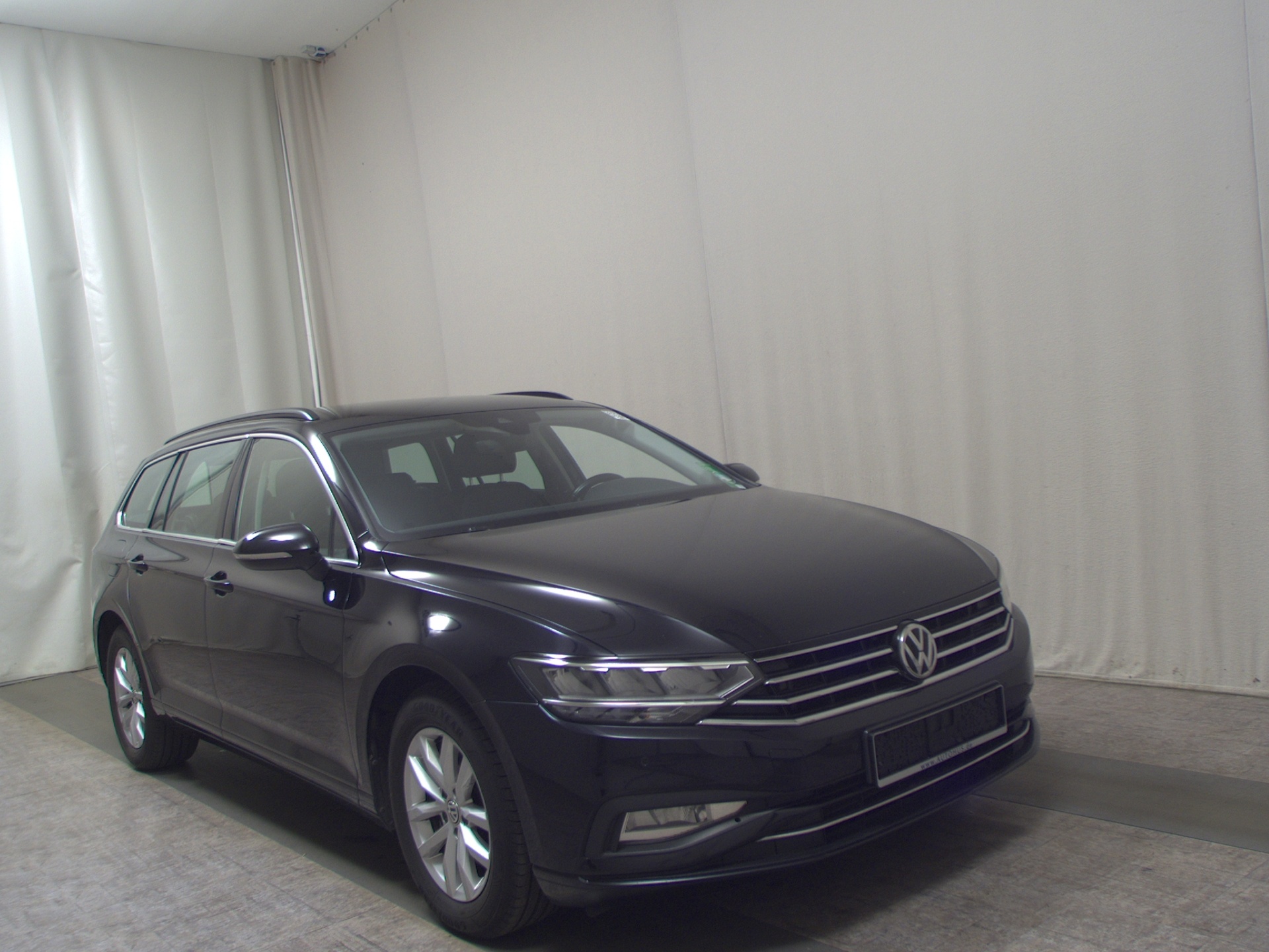 Volkswagen Passat Var. 2.0 TDI Business Navi LED Leder RFK 3
