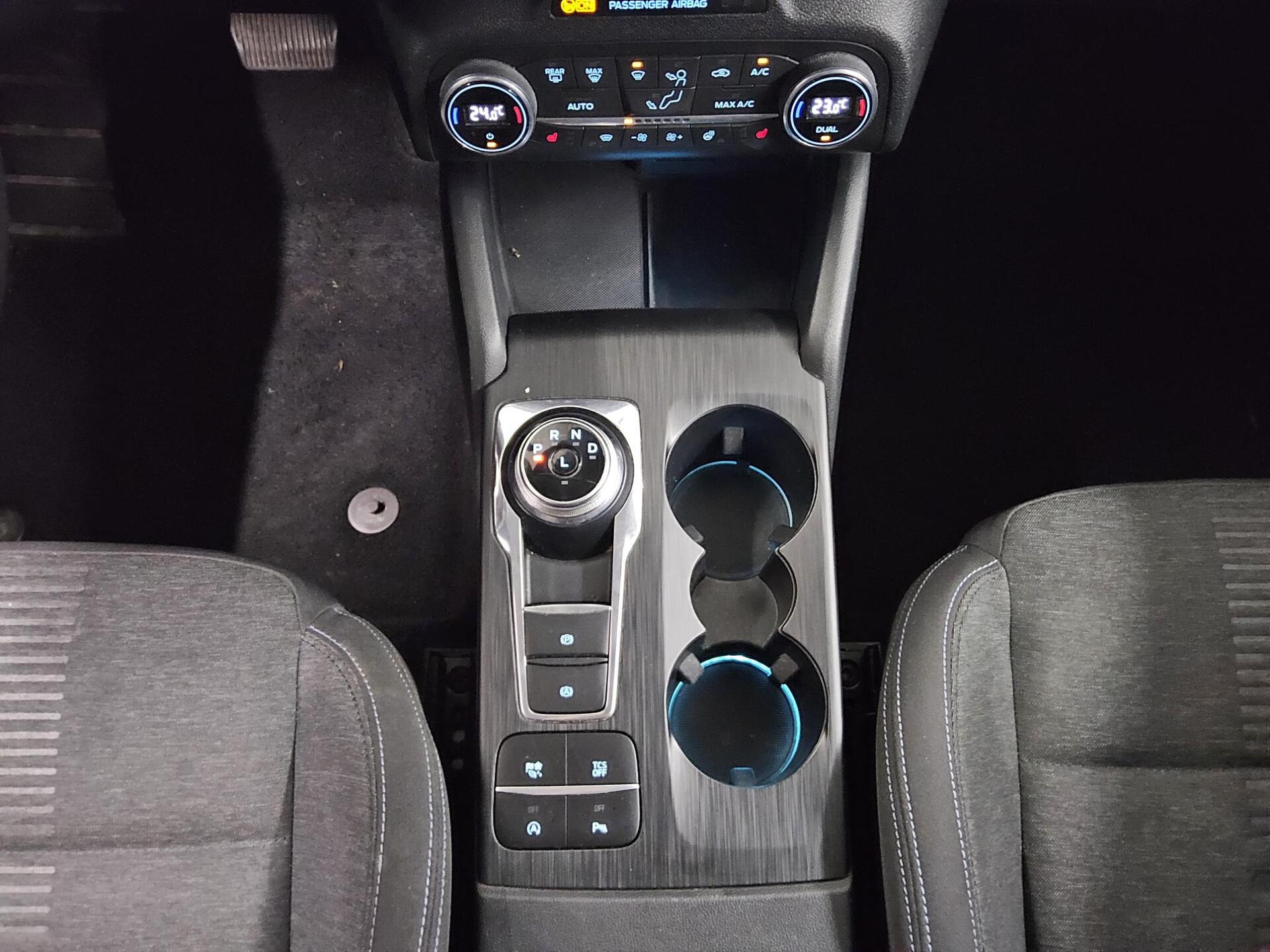 Ford Focus Turnier 1.5 EB Active Navi LED RFK AHK PDC 6