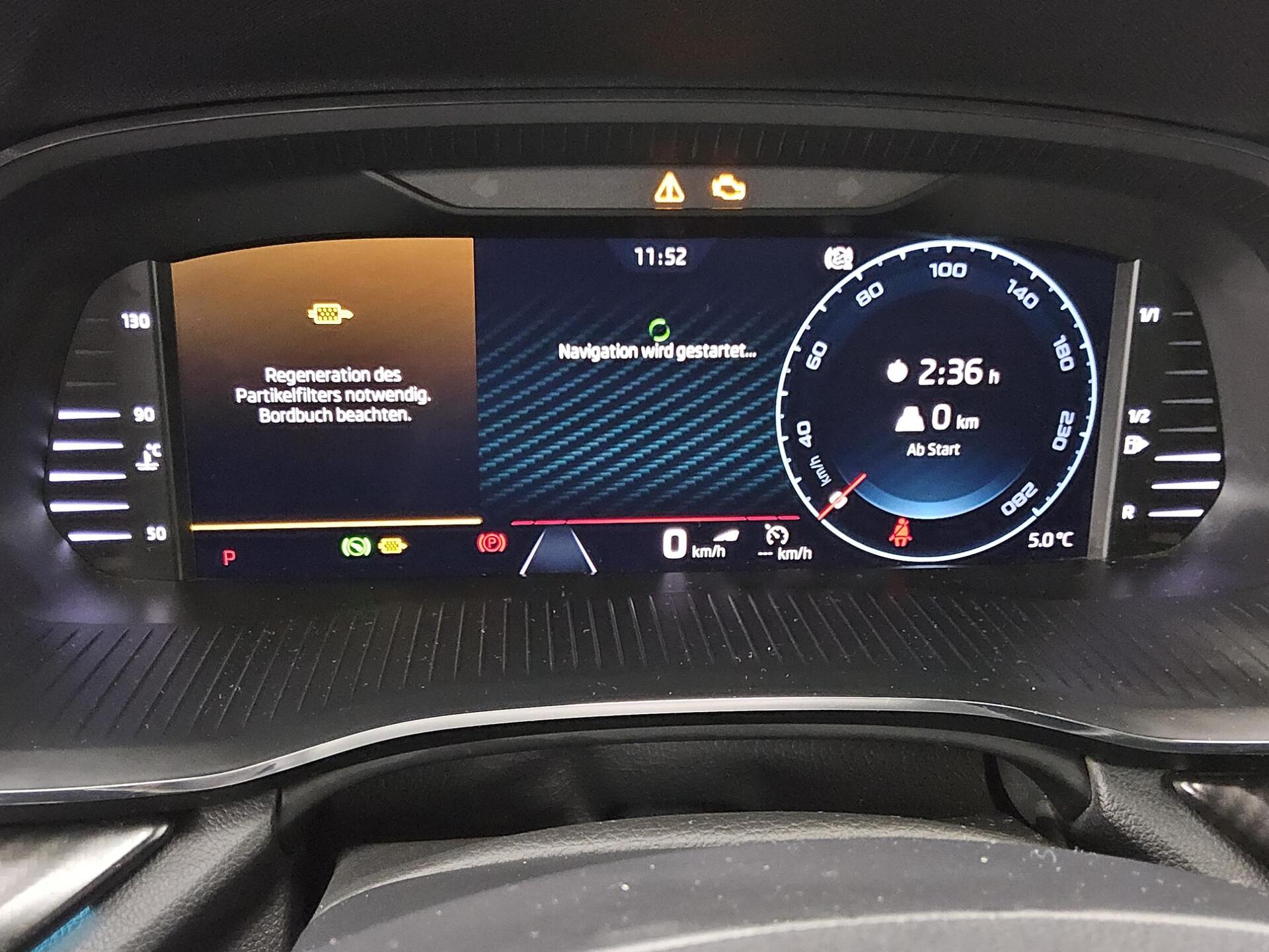 Skoda Octavia Kombi 2.0 TDI RS Navi LED+ DCC AHK PDC 8