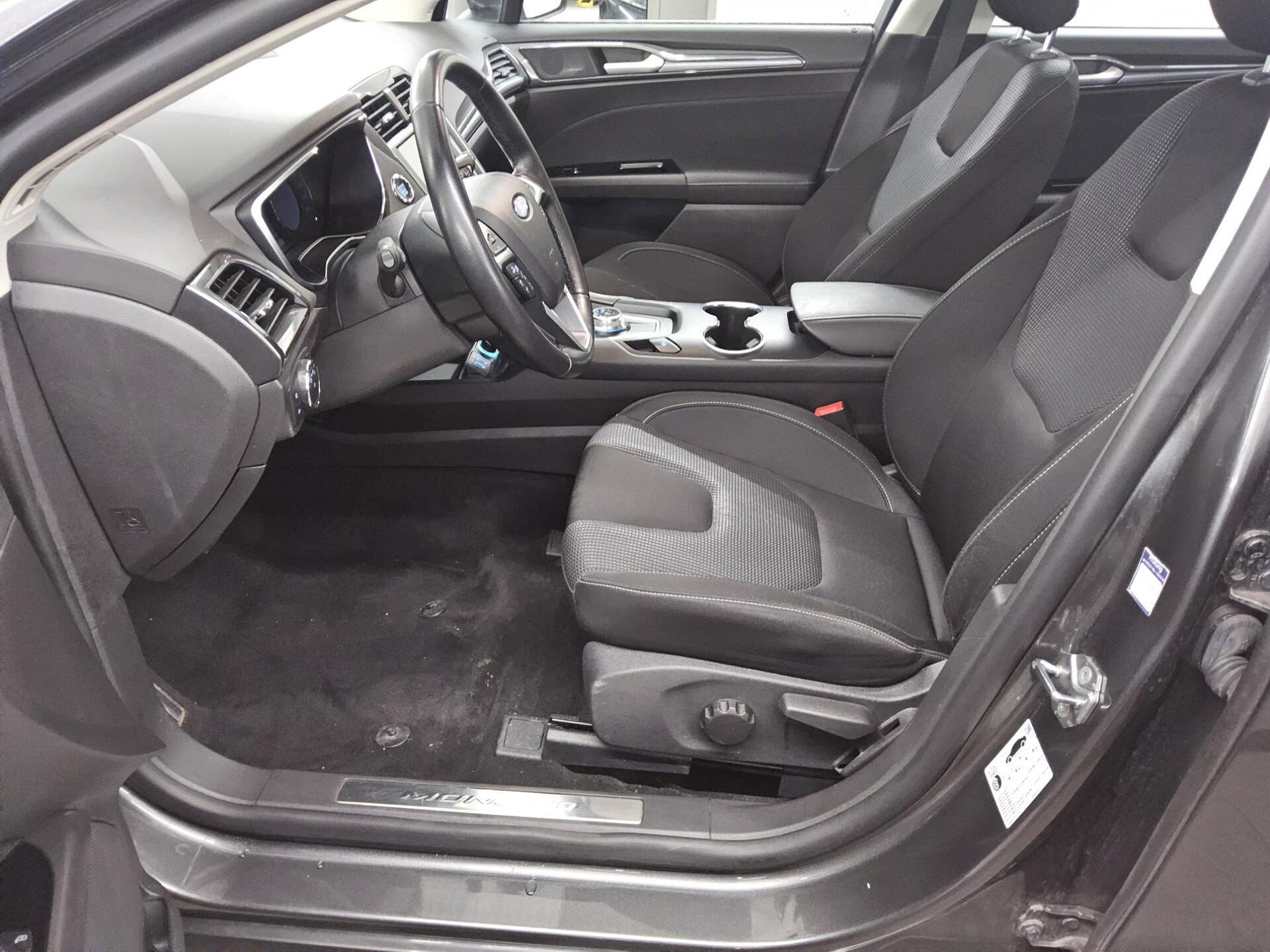 Ford Mondeo Turnier 2.0 EB Titanium Navi LED RFK ACC 8