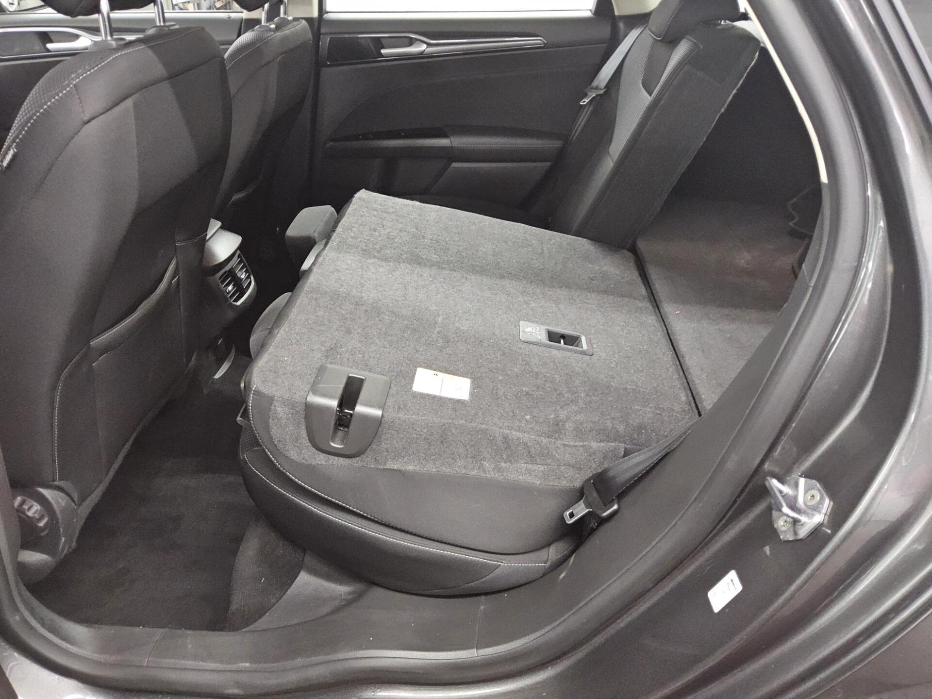 Ford Mondeo Turnier 2.0 EB Titanium Navi LED RFK ACC 12