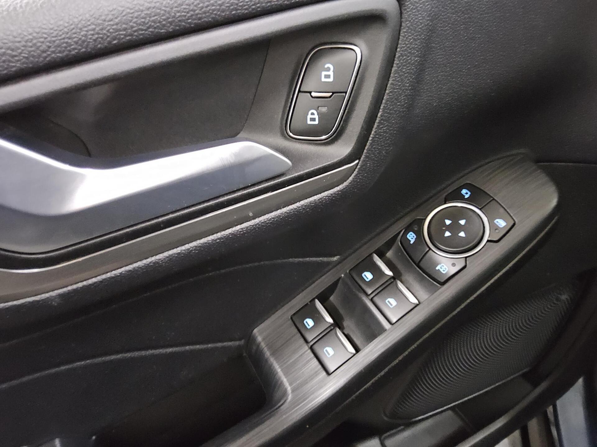 Ford Kuga 2.0 EB Titanium Navi LED virtual Sthzg ACC 9