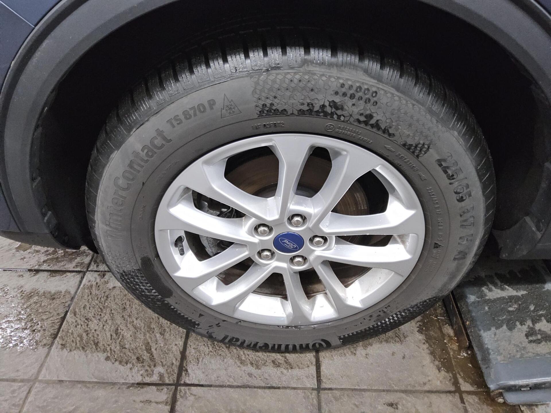 Ford Kuga 2.0 EB Titanium Navi LED virtual Sthzg ACC 11