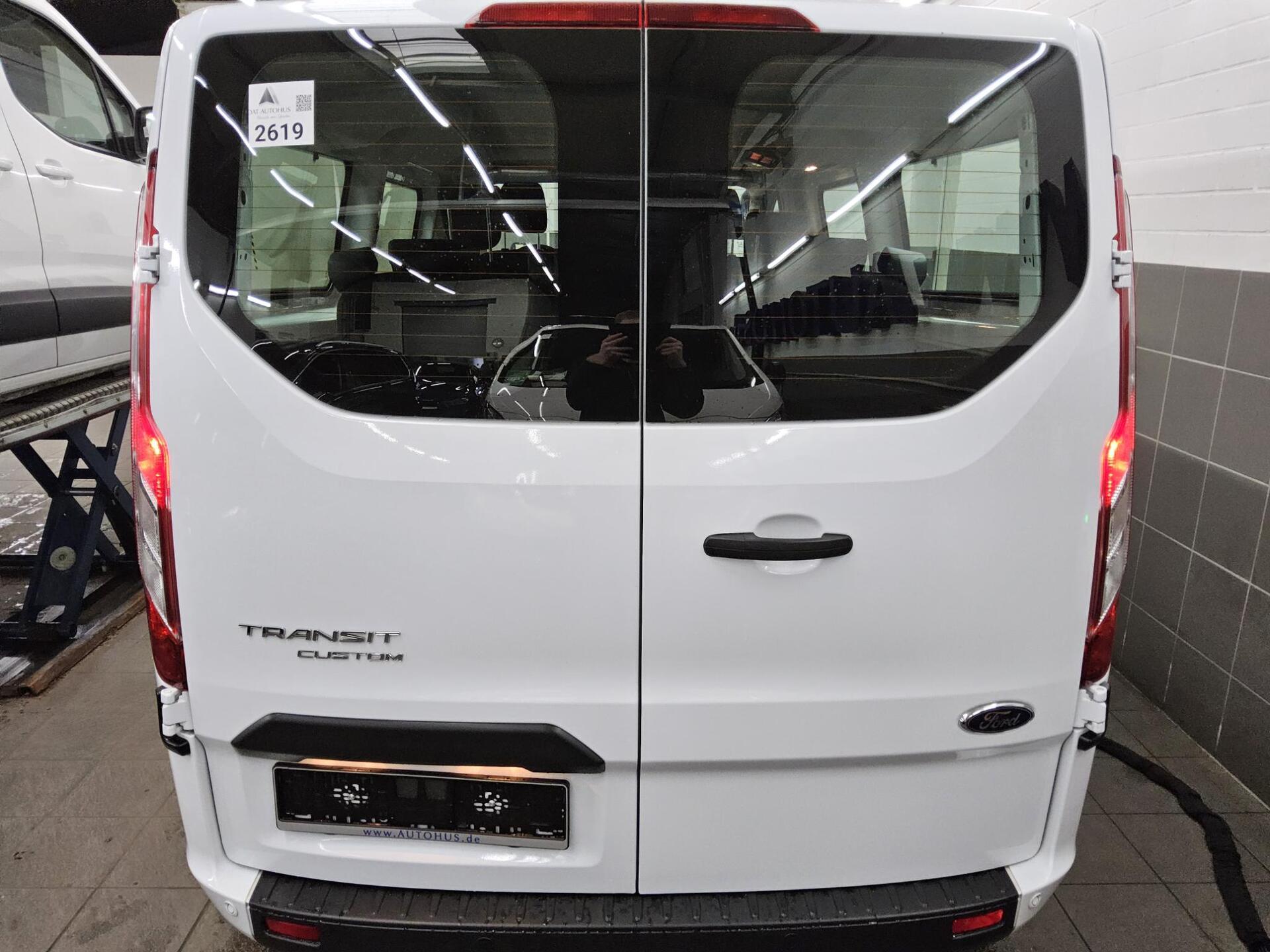 Ford Transit Custom 2.0 EB Trend 8-Sitze Navi Shz 10