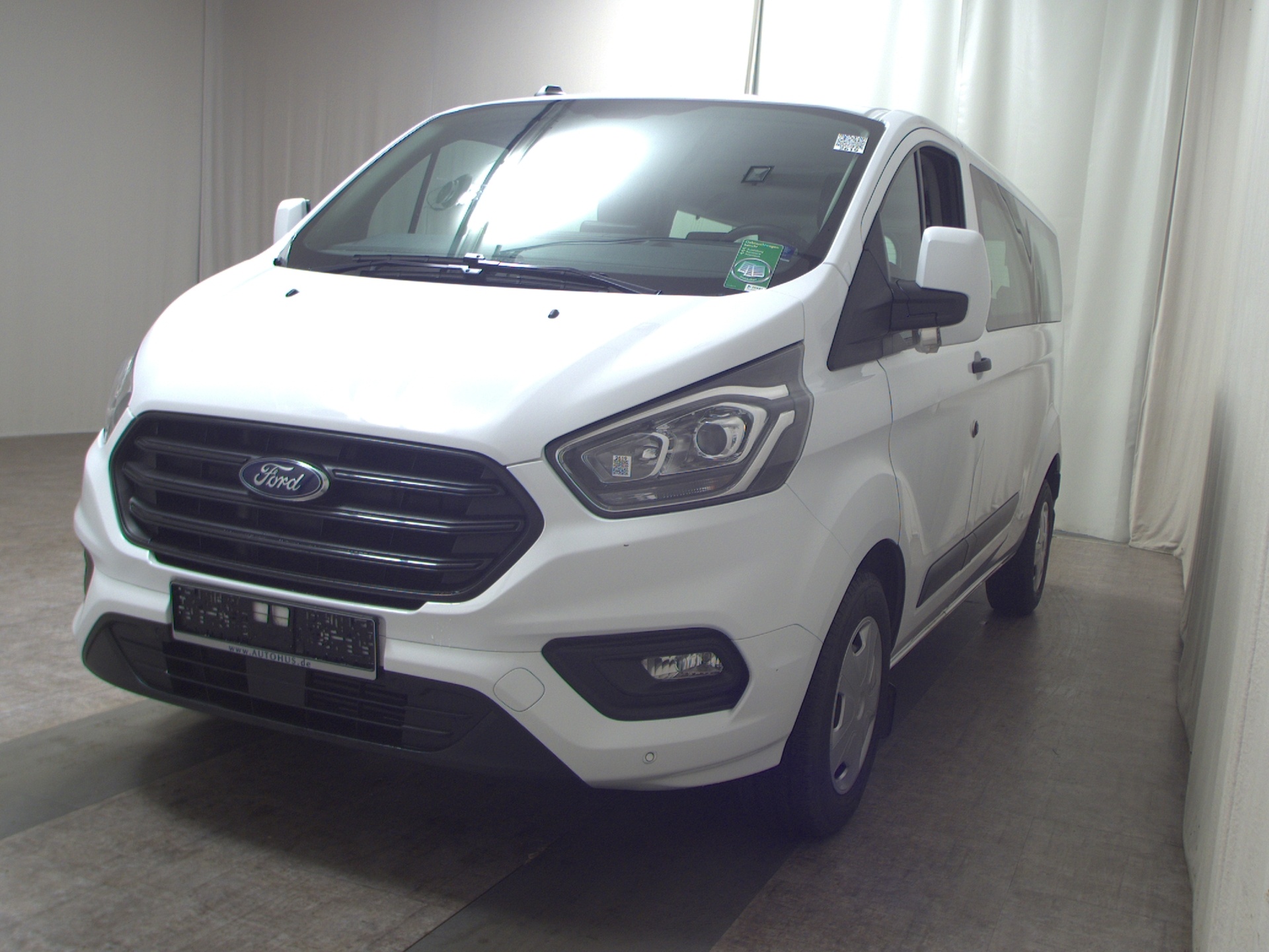 Ford Transit Custom 2.0 EB Trend 8-Sitze Navi Shz 2