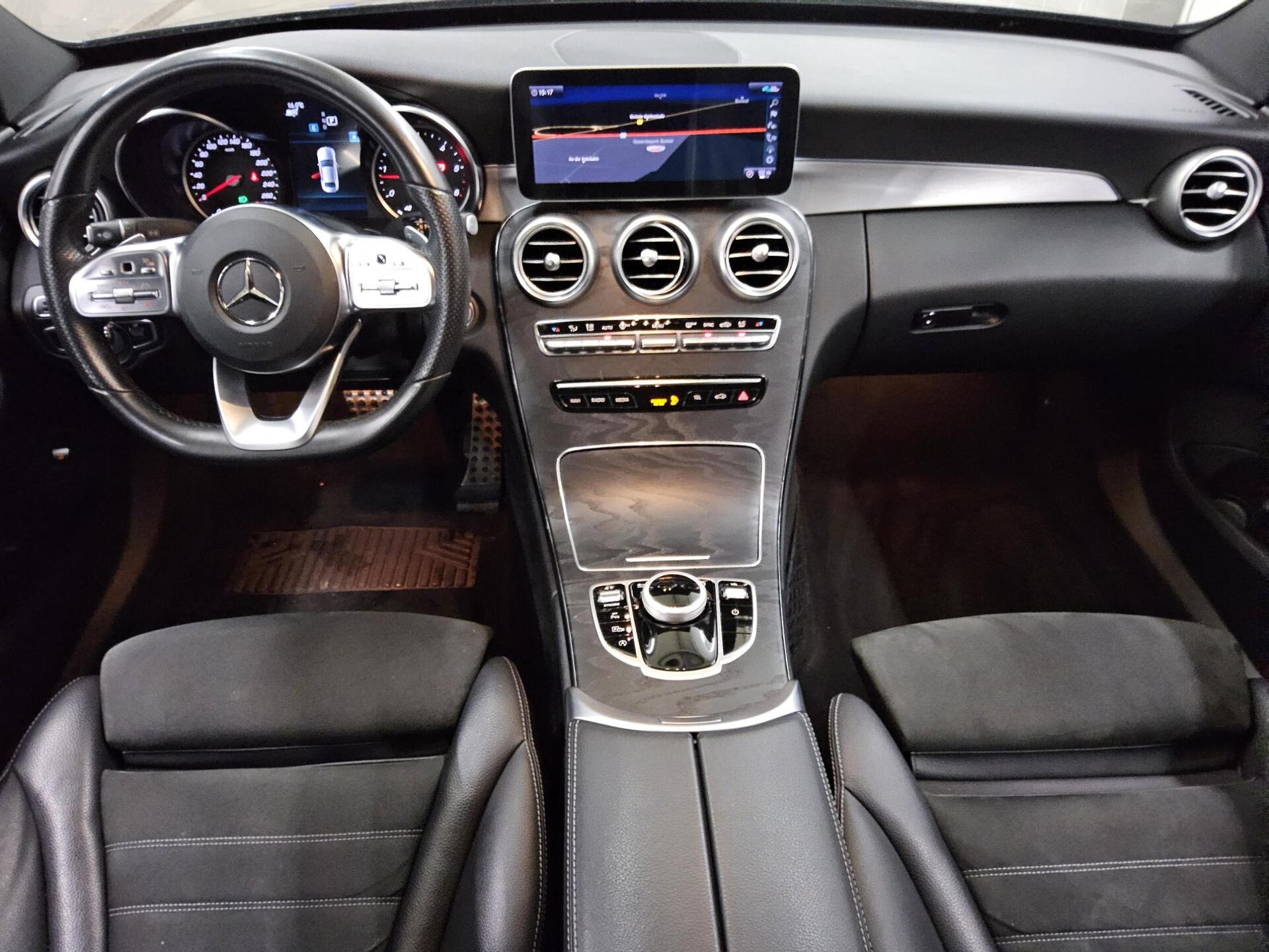 Mercedes-Benz C 220 d AMG-Line Navi LED Distronic+ AHK Shz 5