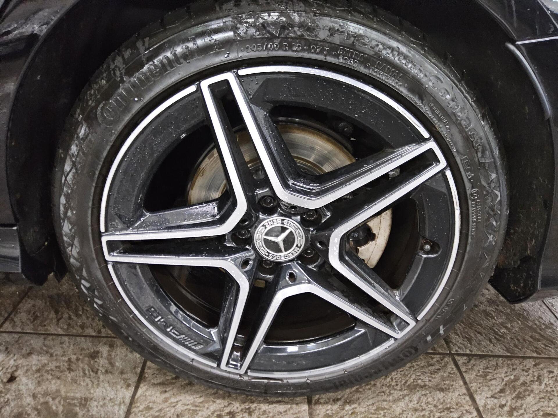 Mercedes-Benz C 220 d AMG-Line Navi LED Distronic+ AHK Shz 10