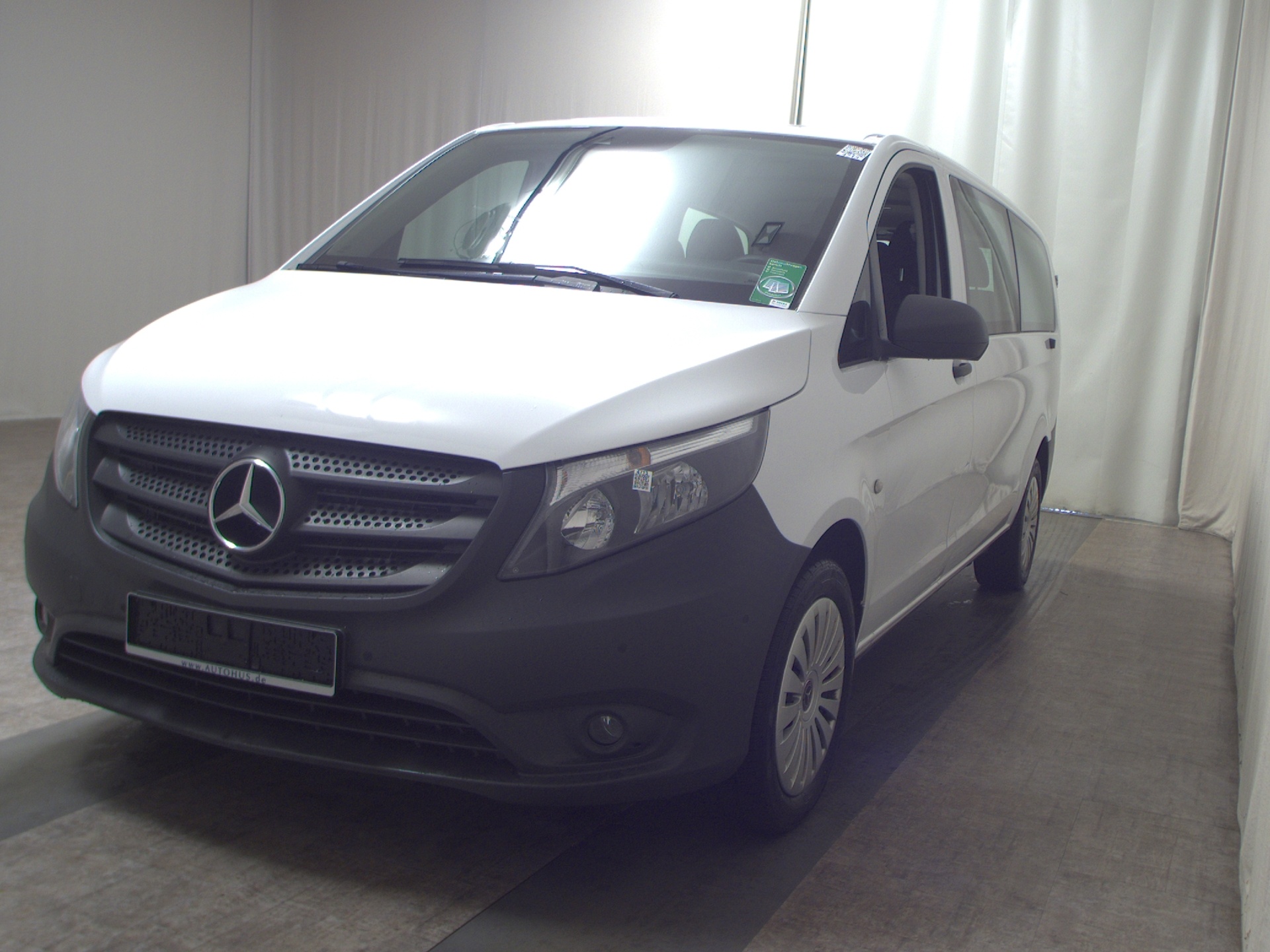 Mercedes-Benz Vito CDI 8-Sitze Extralang Navi RfK Shz PDC 2
