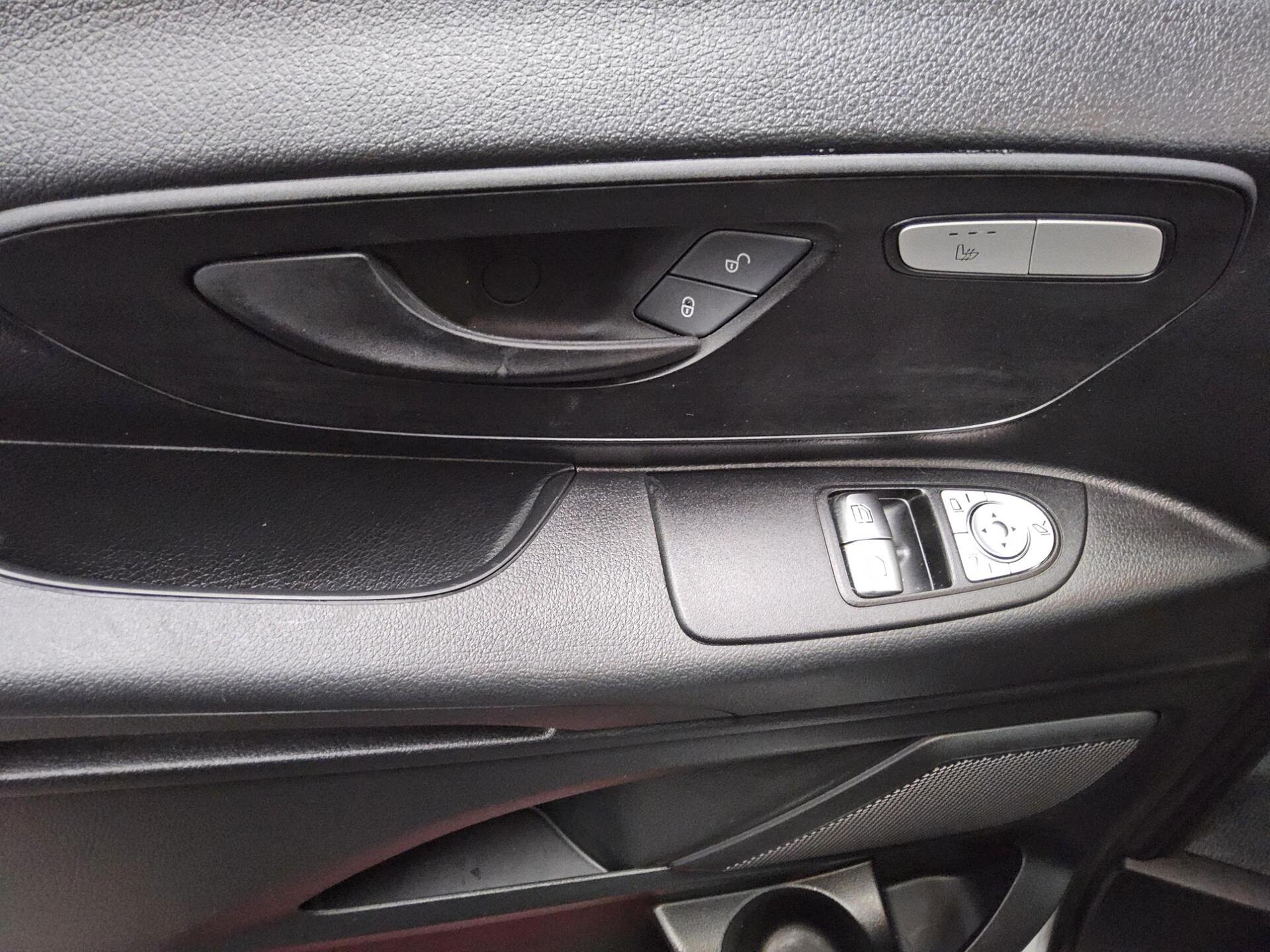 Mercedes-Benz Vito CDI 8-Sitze Extralang Navi RfK Shz PDC 9