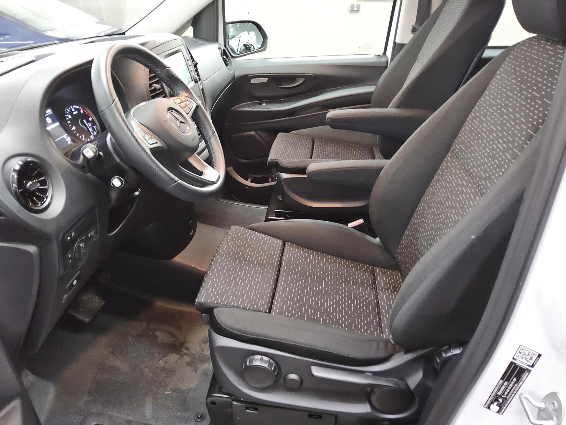 Mercedes-Benz Vito CDI 8-Sitze Extralang Navi RfK Shz PDC 8