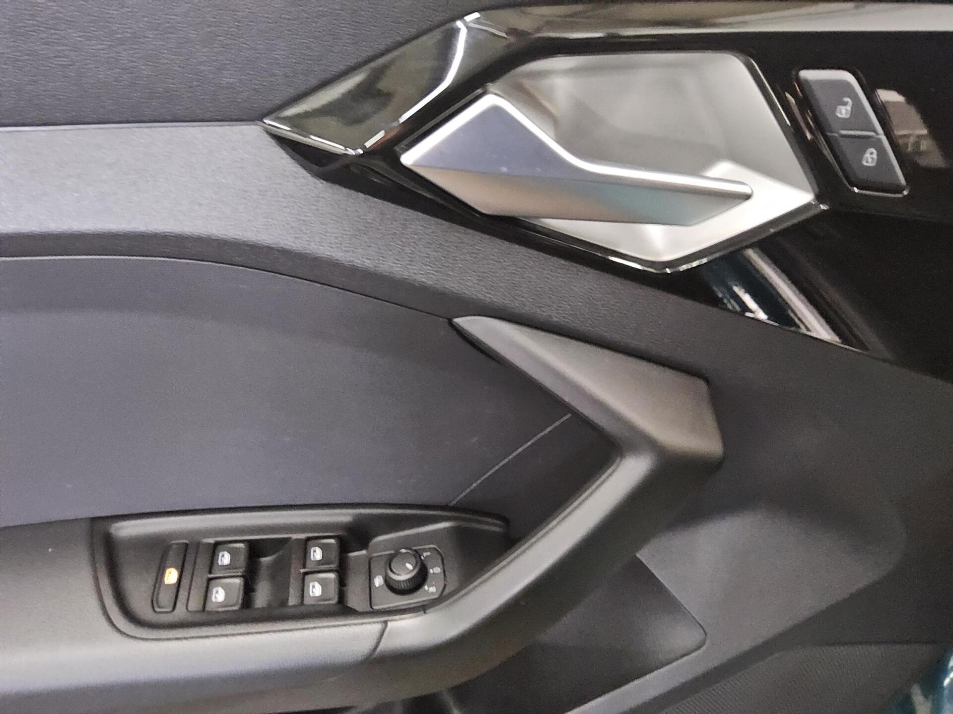 Audi A1 Sportback 30 TFSI advanced LED vc Sound PDC 10