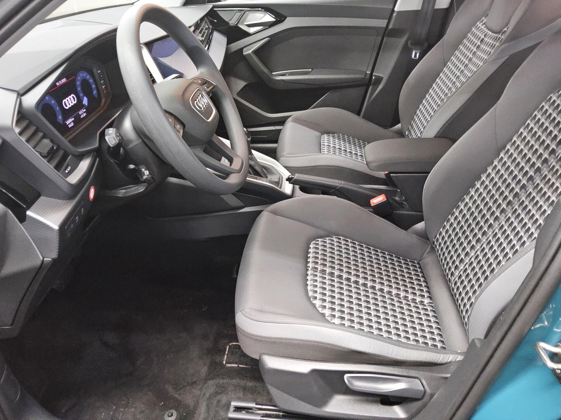 Audi A1 Sportback 30 TFSI advanced LED vc Sound PDC 9