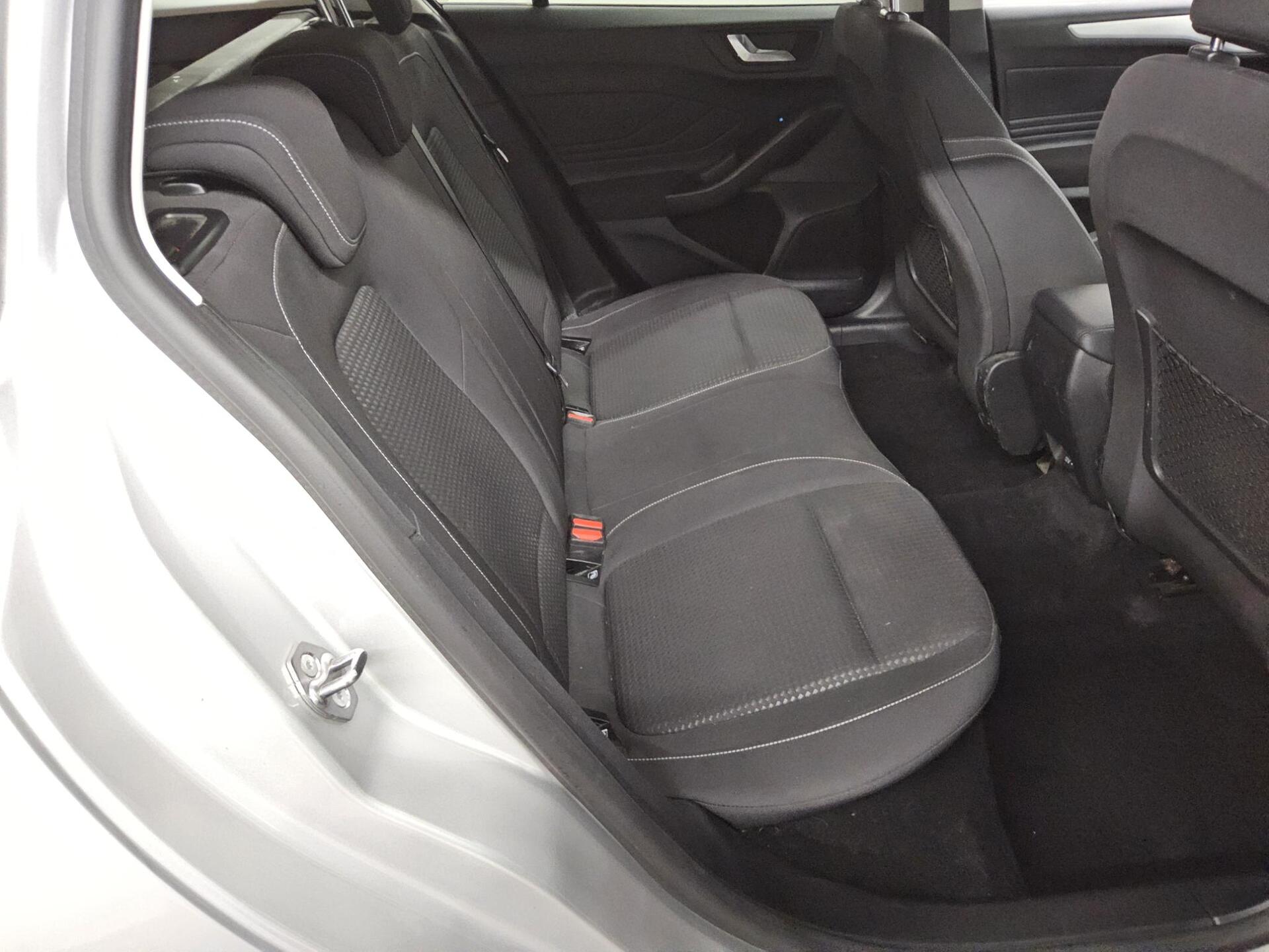 Ford Focus Turnier 1.5 EB Cool&Connect Navi LED AHK 13