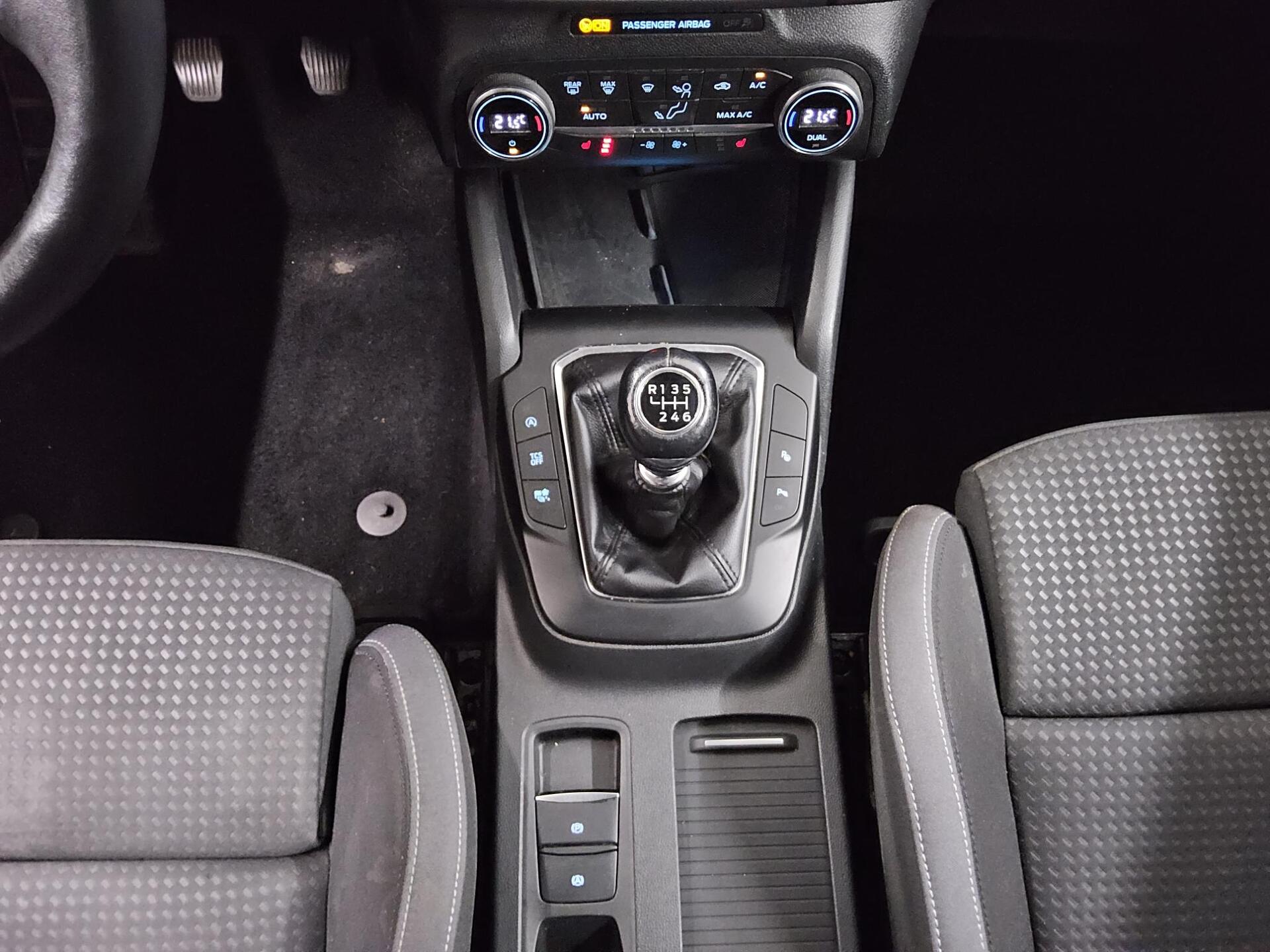 Ford Focus Turnier 1.5 EB Cool&Connect Navi LED AHK 6